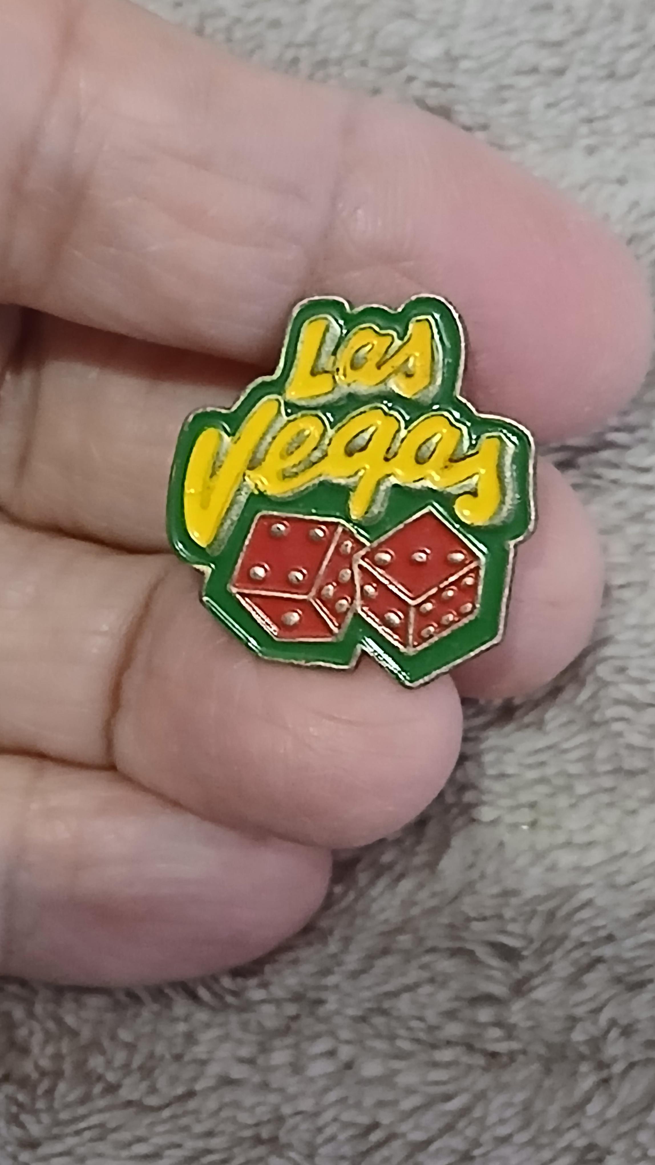 troc de troc reserver troqueuse un pins image 0