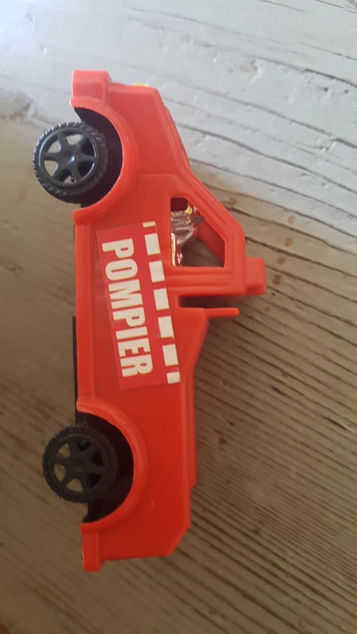 troc de troc voiture pompier en plastique (jouet) image 0