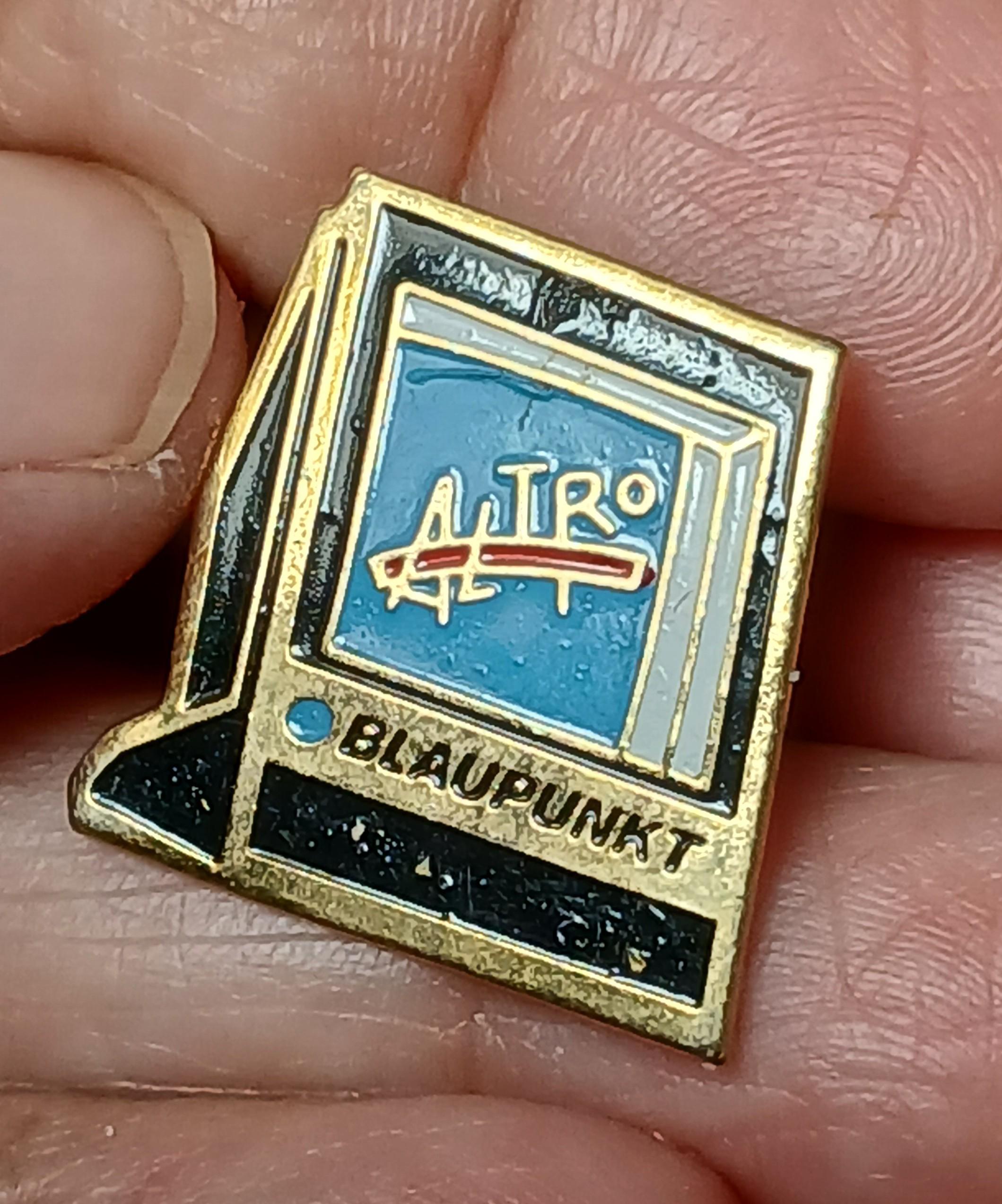 troc de troc reserver. pins ' blaupunkt ' image 1