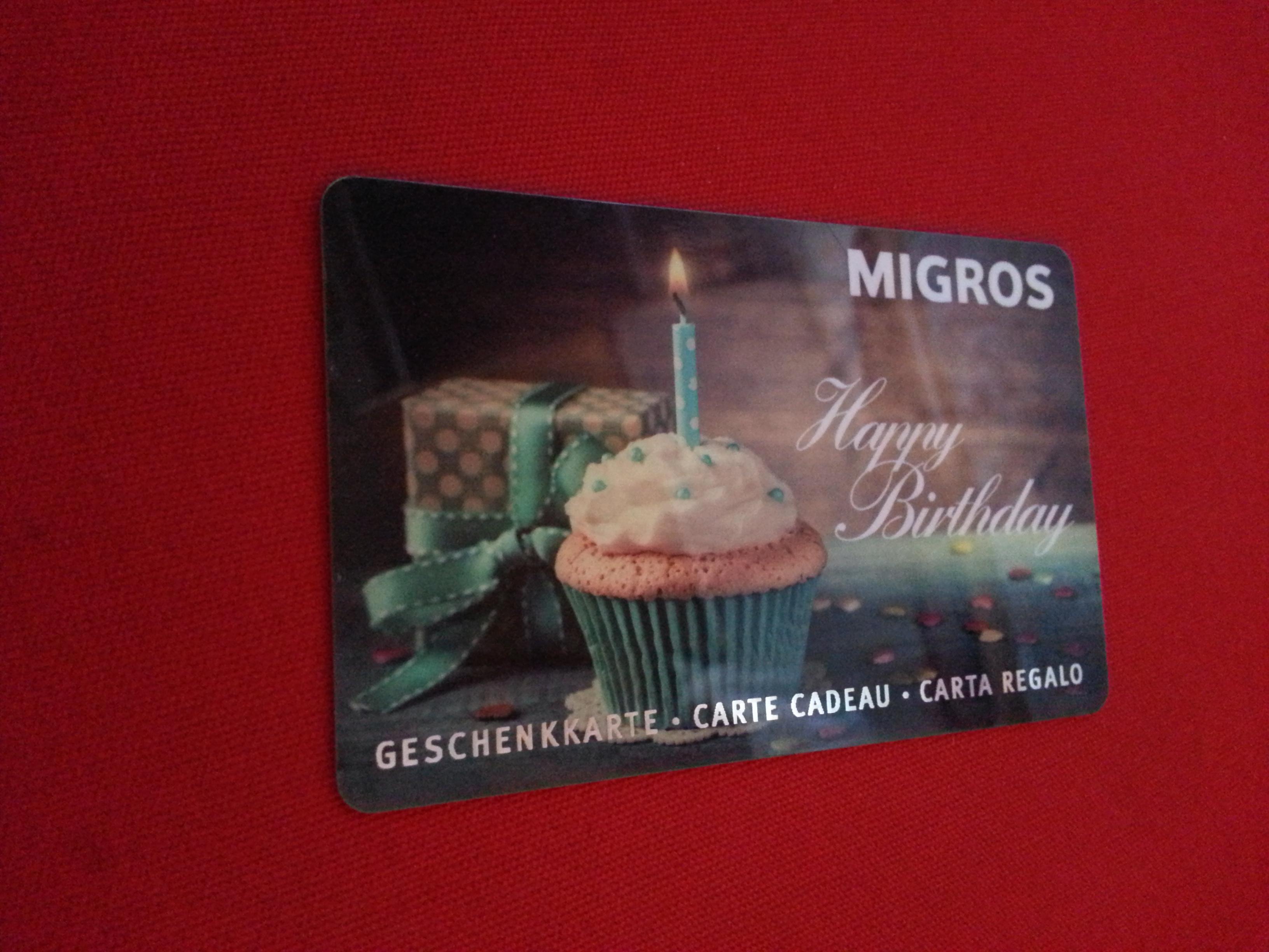 troc de troc carte cadeau " gâteau " anniversaire - happy birthday image 1