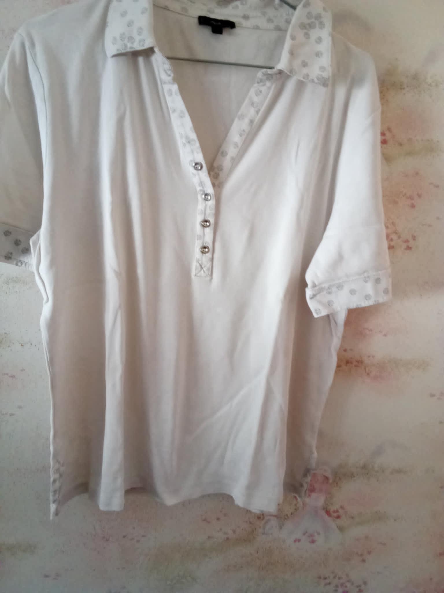 troc de troc polo rayé blanc et gris marque petit marin  marque 1 jour image 0