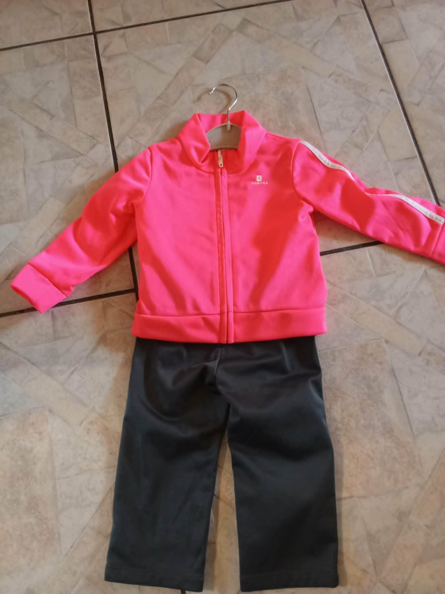 troc de troc jogging neuf rose et gris marque decathlon  1 an image 1