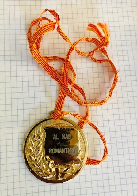 troc de troc médaille d'or du plus romantique en espagnol (al mas romantico) image 0