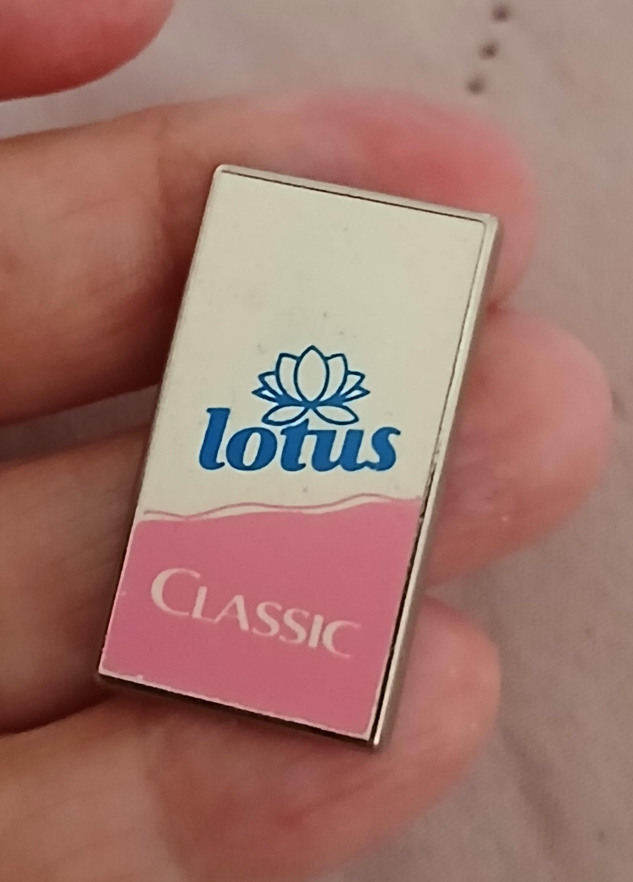 troc de troc pins ' lotus clasdic ' image 0