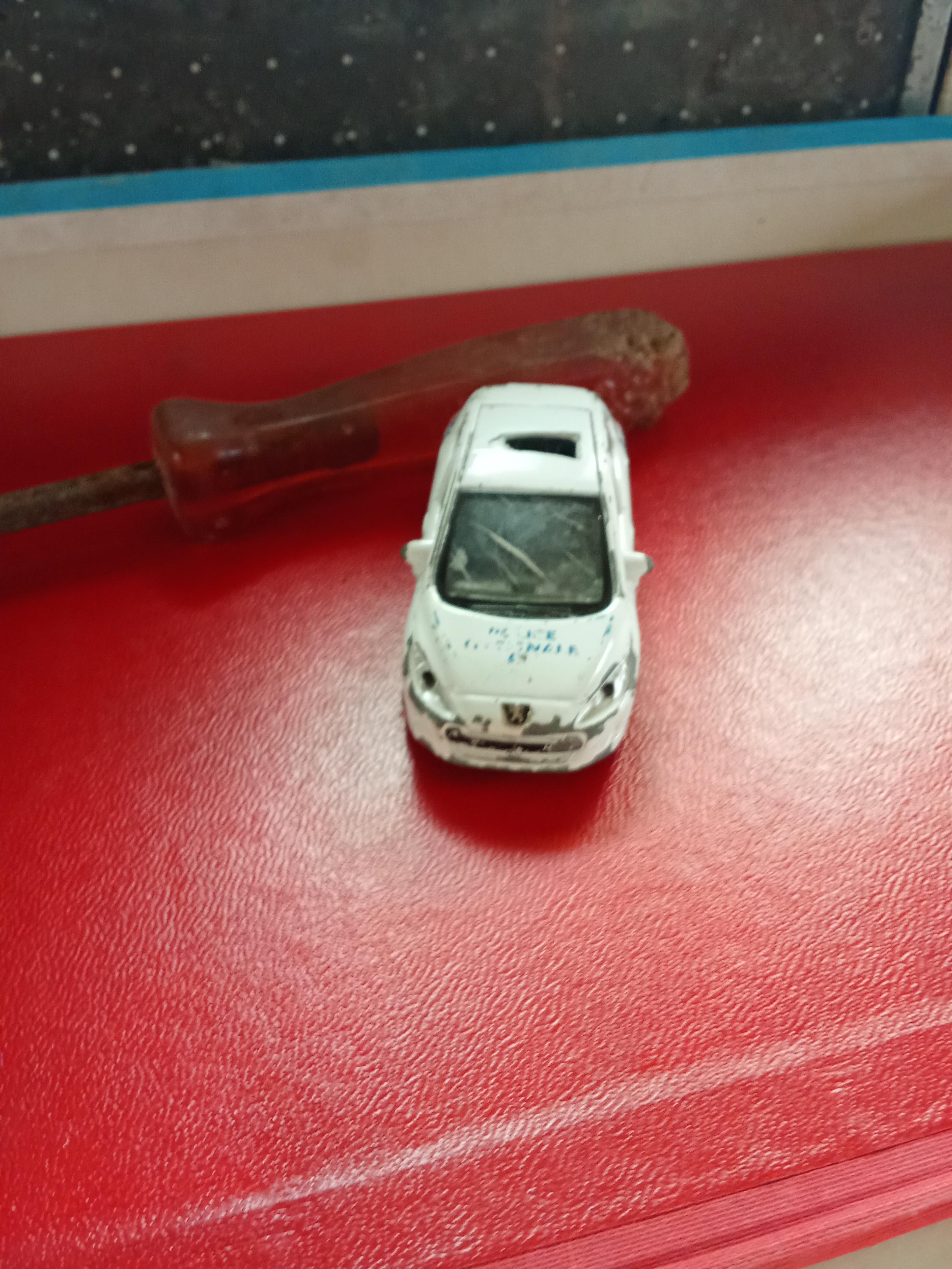 troc de troc voiture police norev échelle 1/43 en l'etat réserver marylou image 0