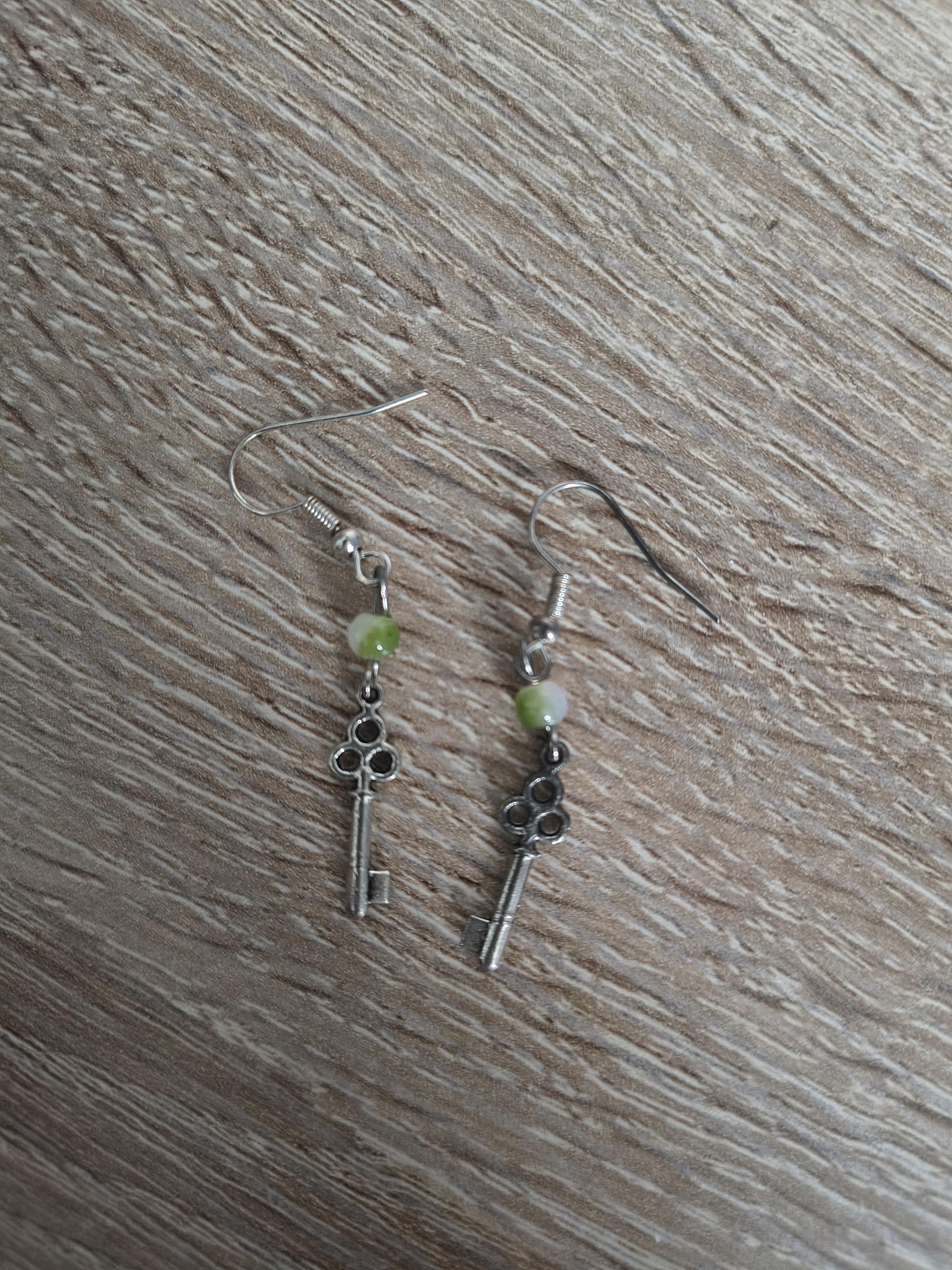 troc de troc reservé boucles d'oreilles image 0