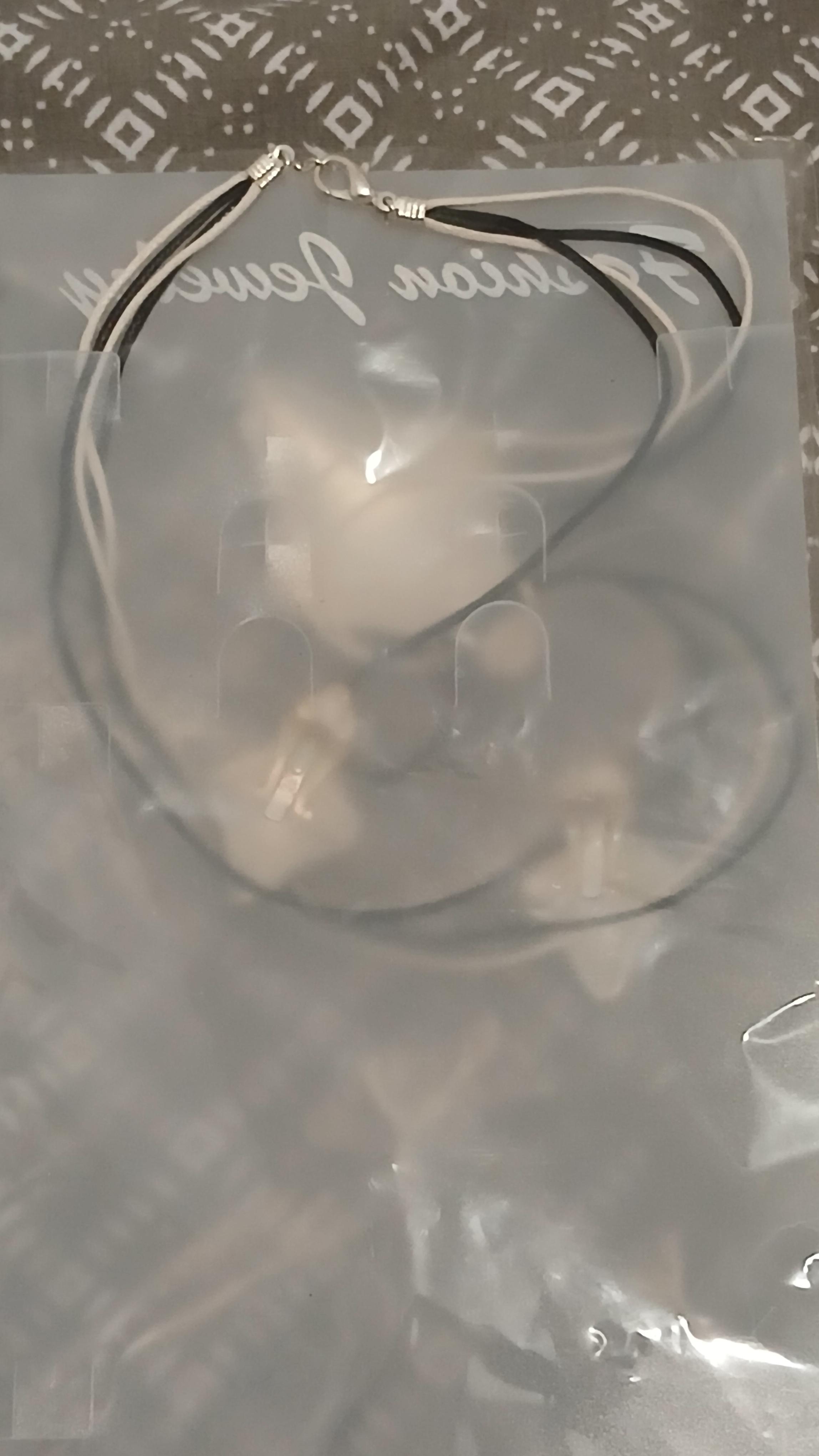 troc de troc reserver divers troc. collier femme image 1