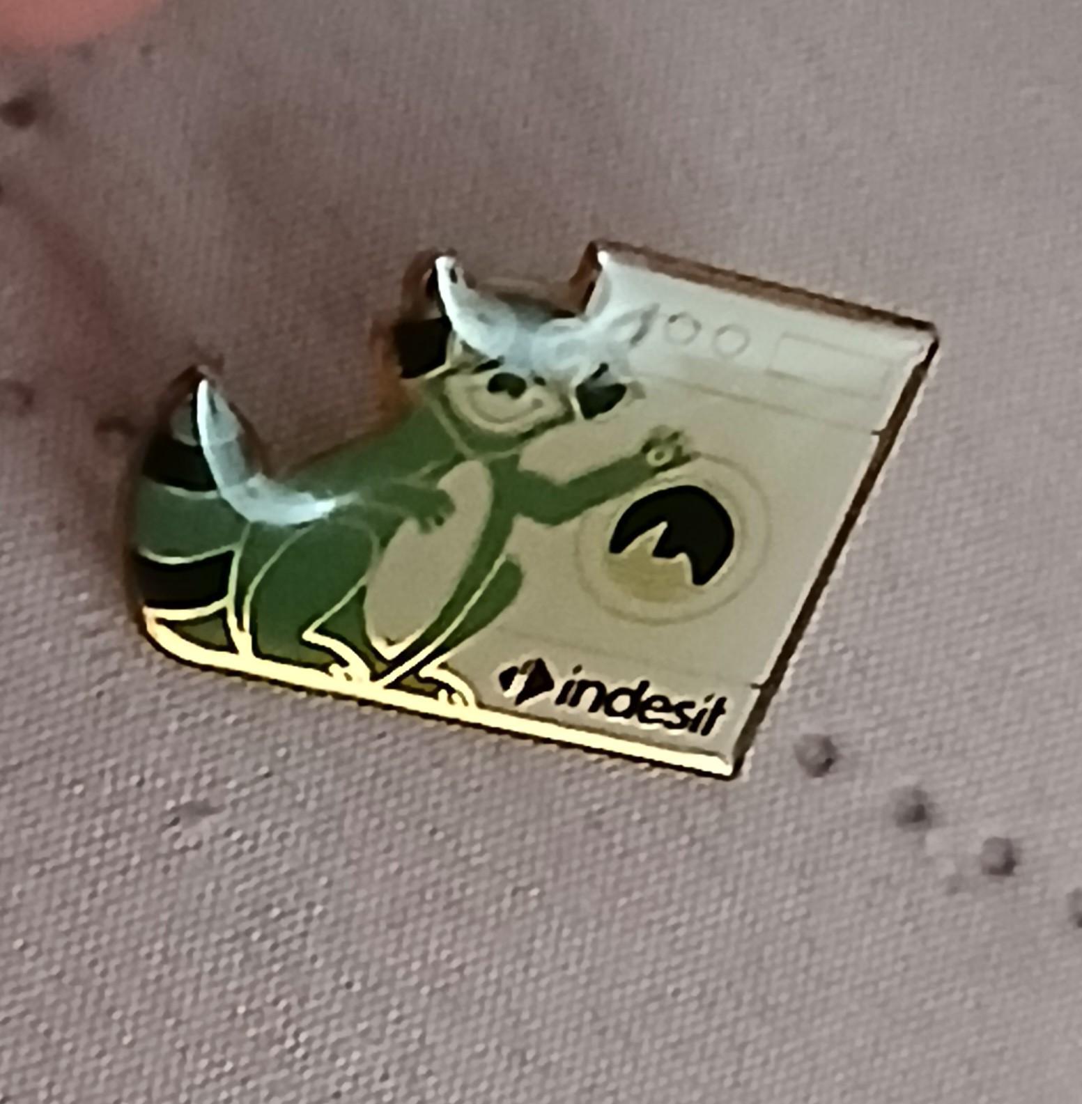 troc de troc un pins ' indesit image 1