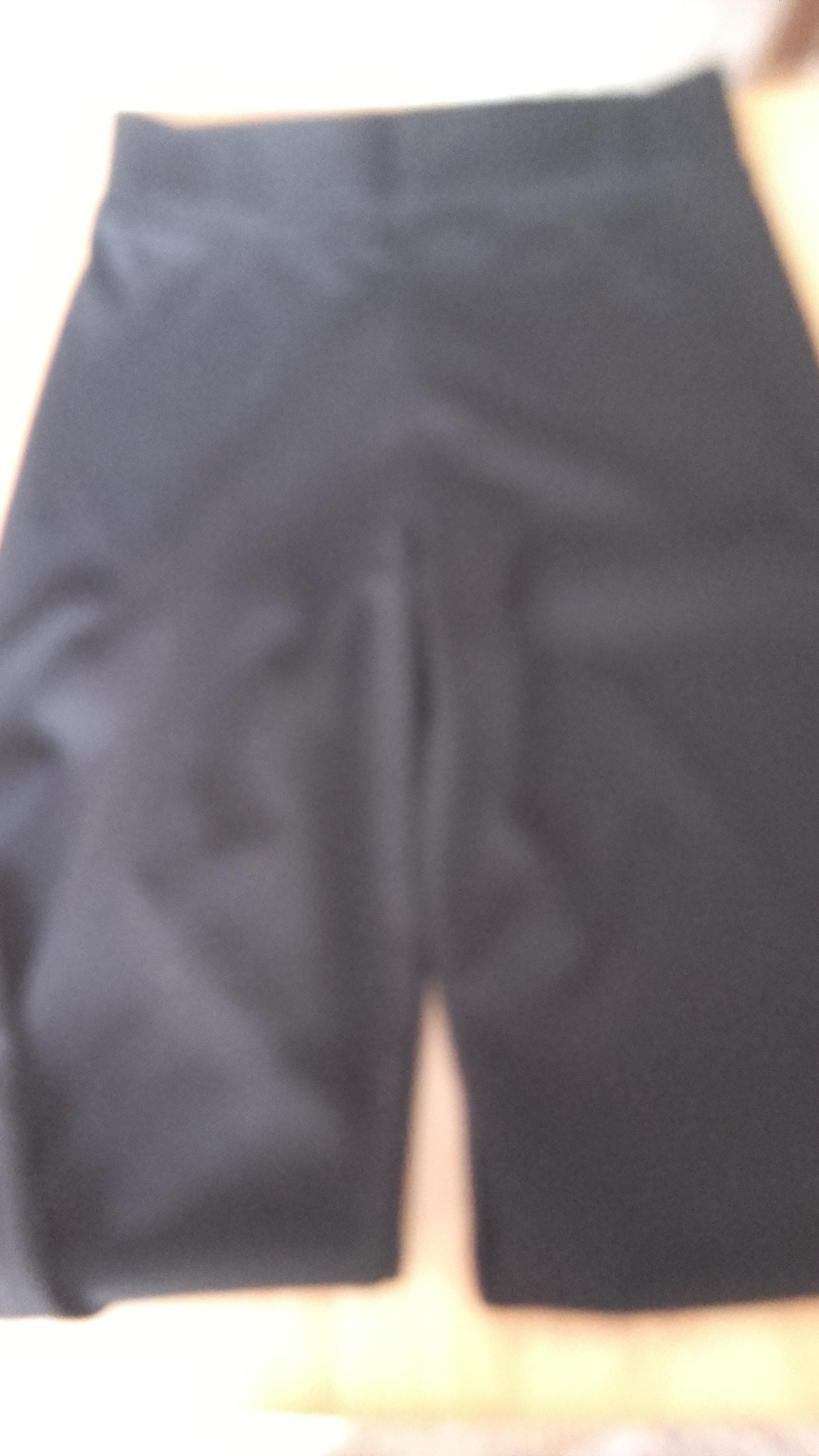 troc de troc pantalon fluide noir taille 6 ans image 0