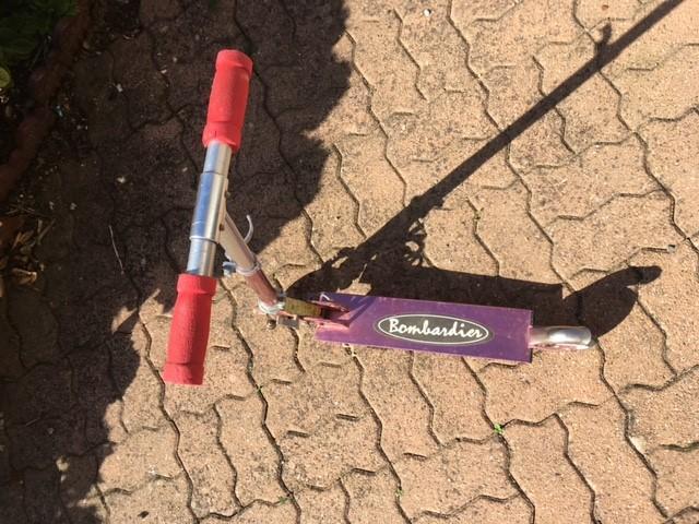 troc de troc trottinette enfant bombardier rose image 1