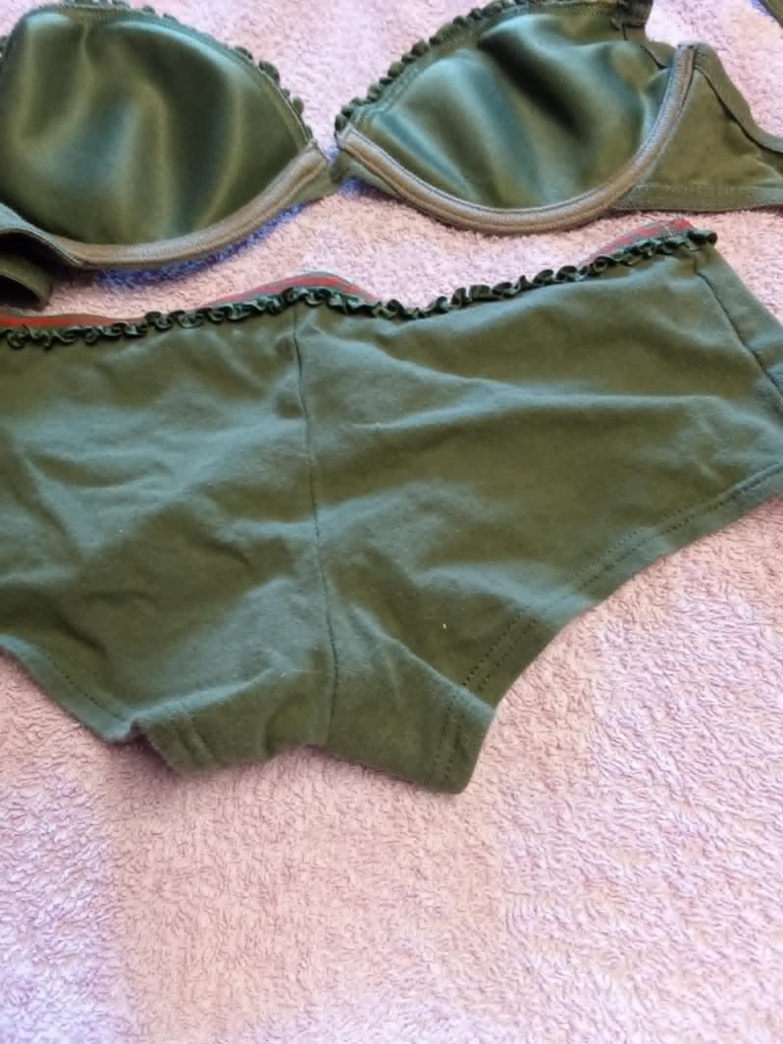troc de troc ensmble kaki taille s    ou 14 ans  tres bon etat image 1