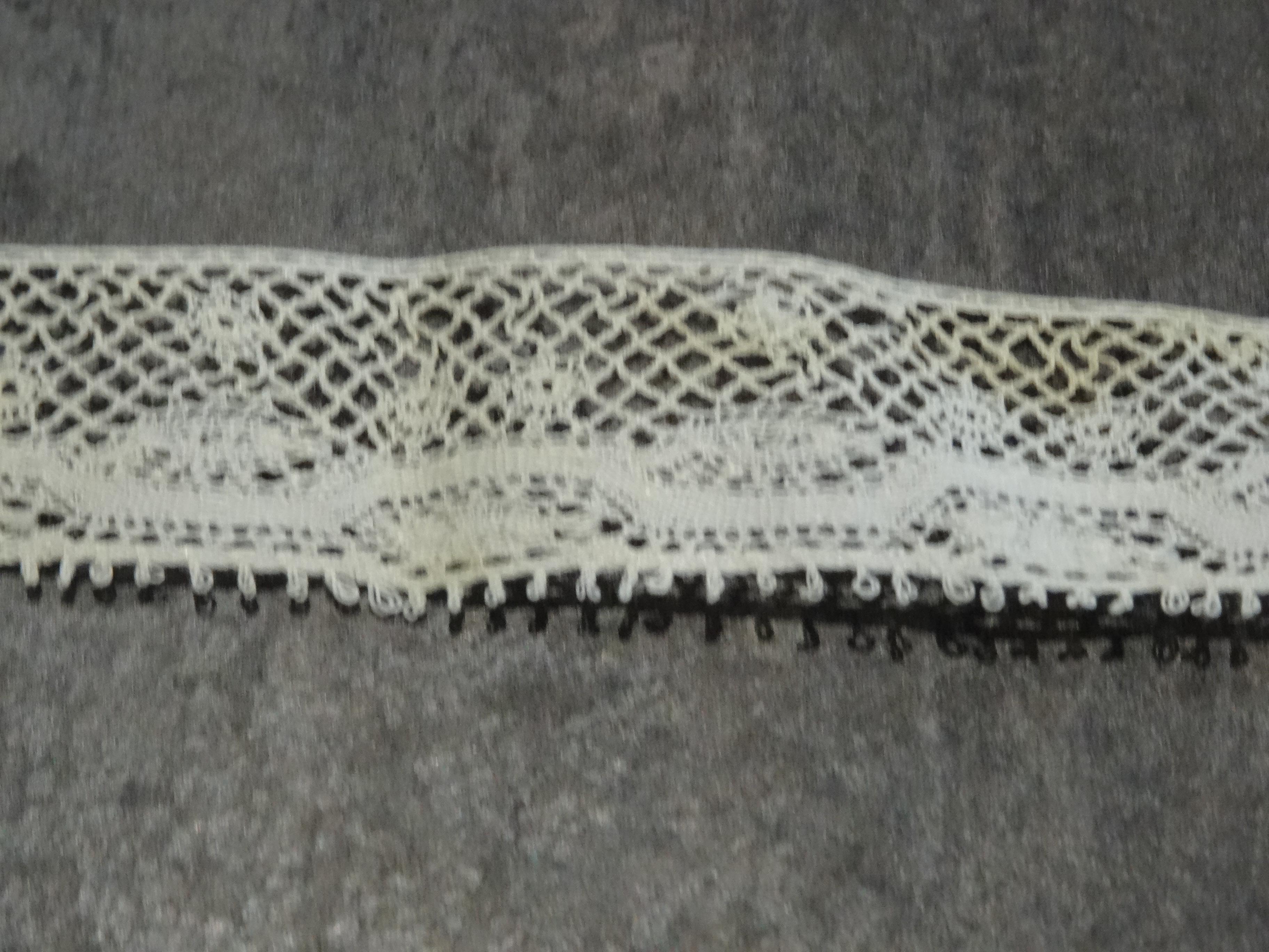 troc de troc ***reserve***galon dentelle (g14) image 0