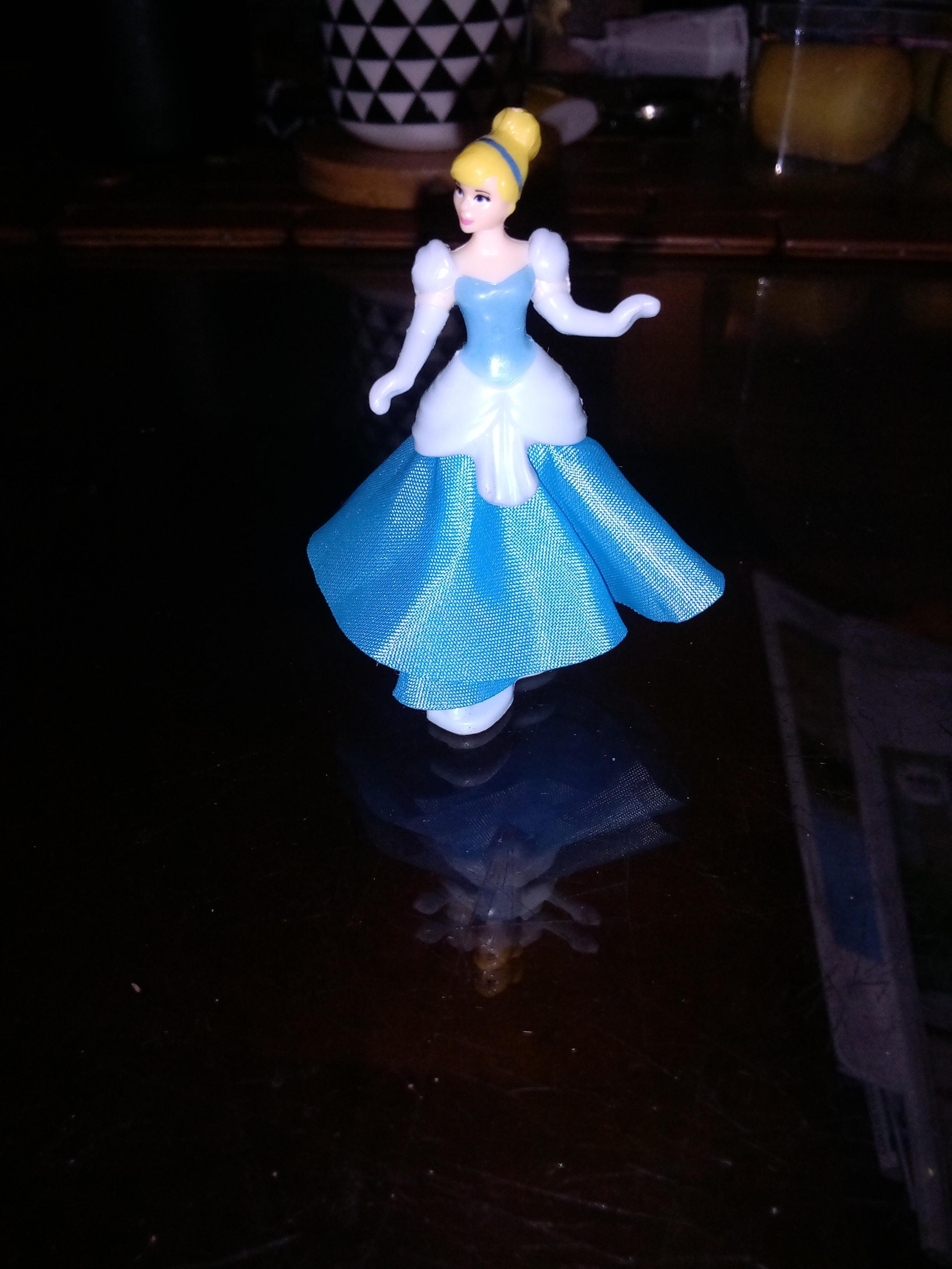 troc de troc figurine kinder disney princesse image 2