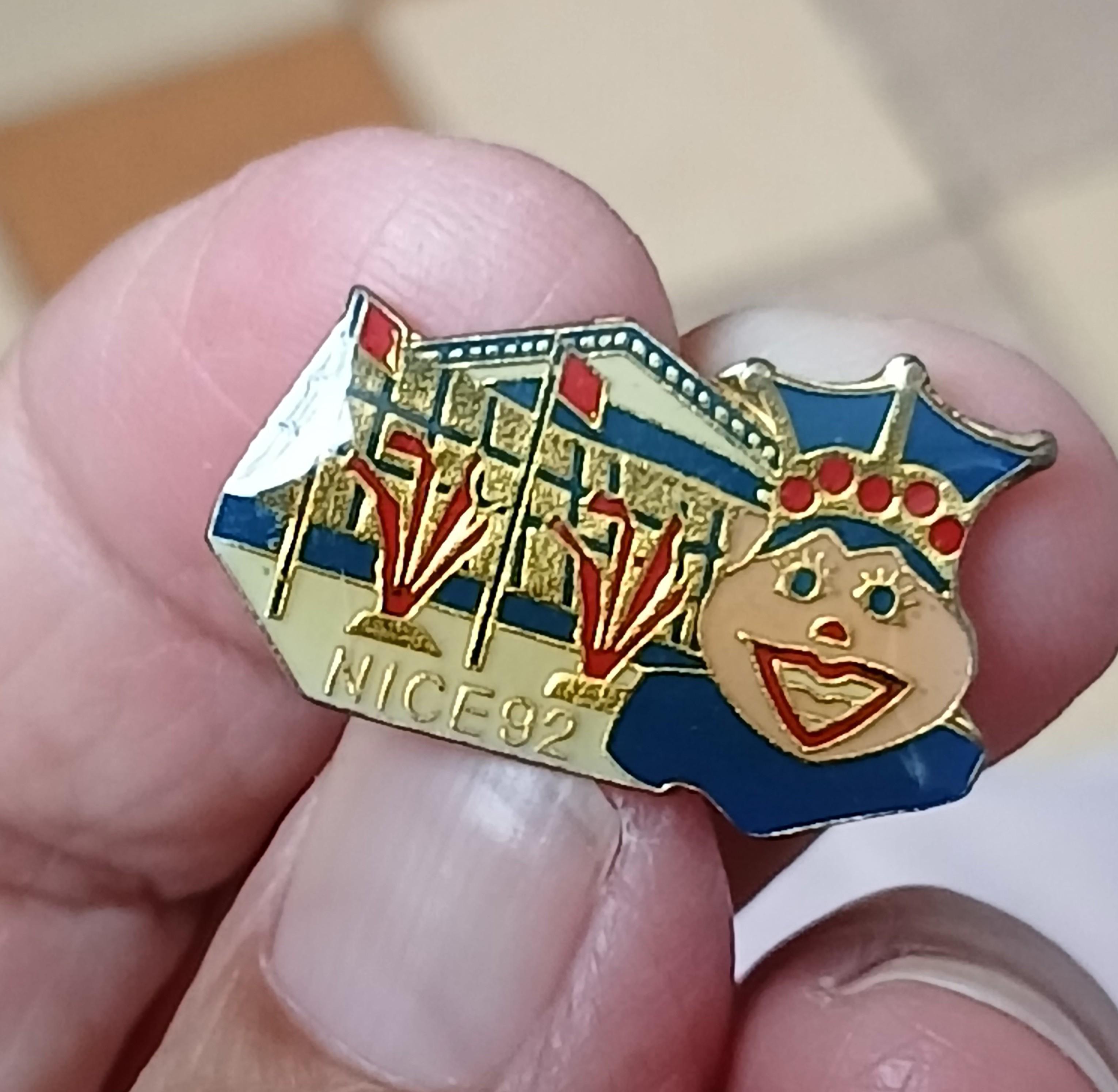 troc de troc reserver. un pins image 1