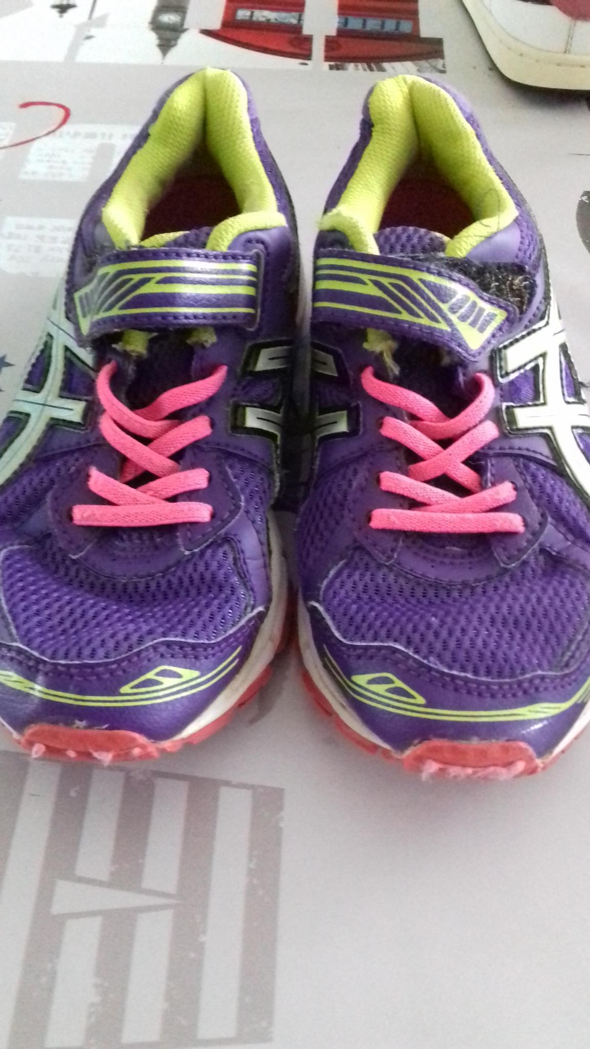 troc de troc asics fille 32.5 image 0