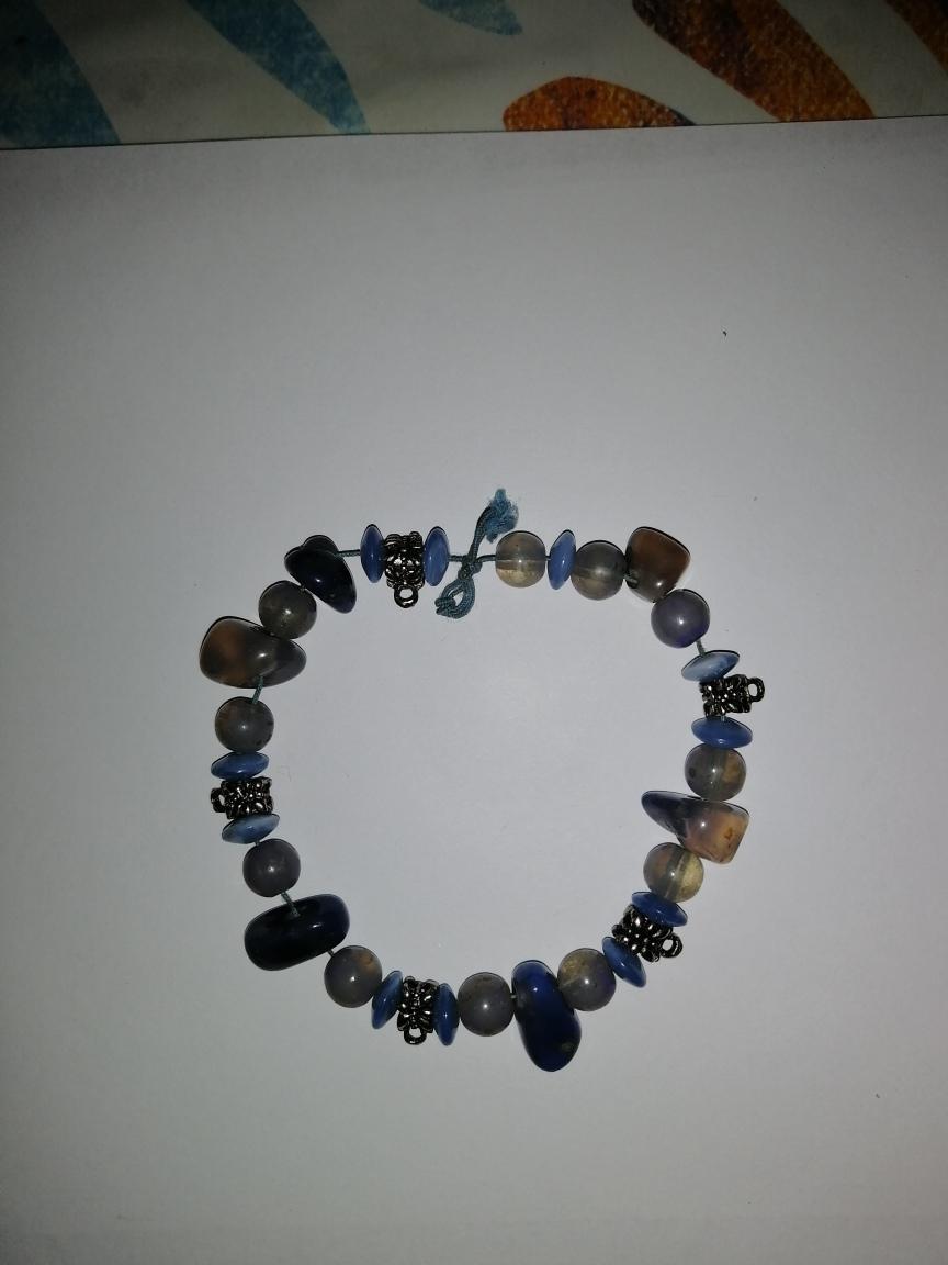 troc de troc rÉservÉ l.    bracelet perles et pierres image 0