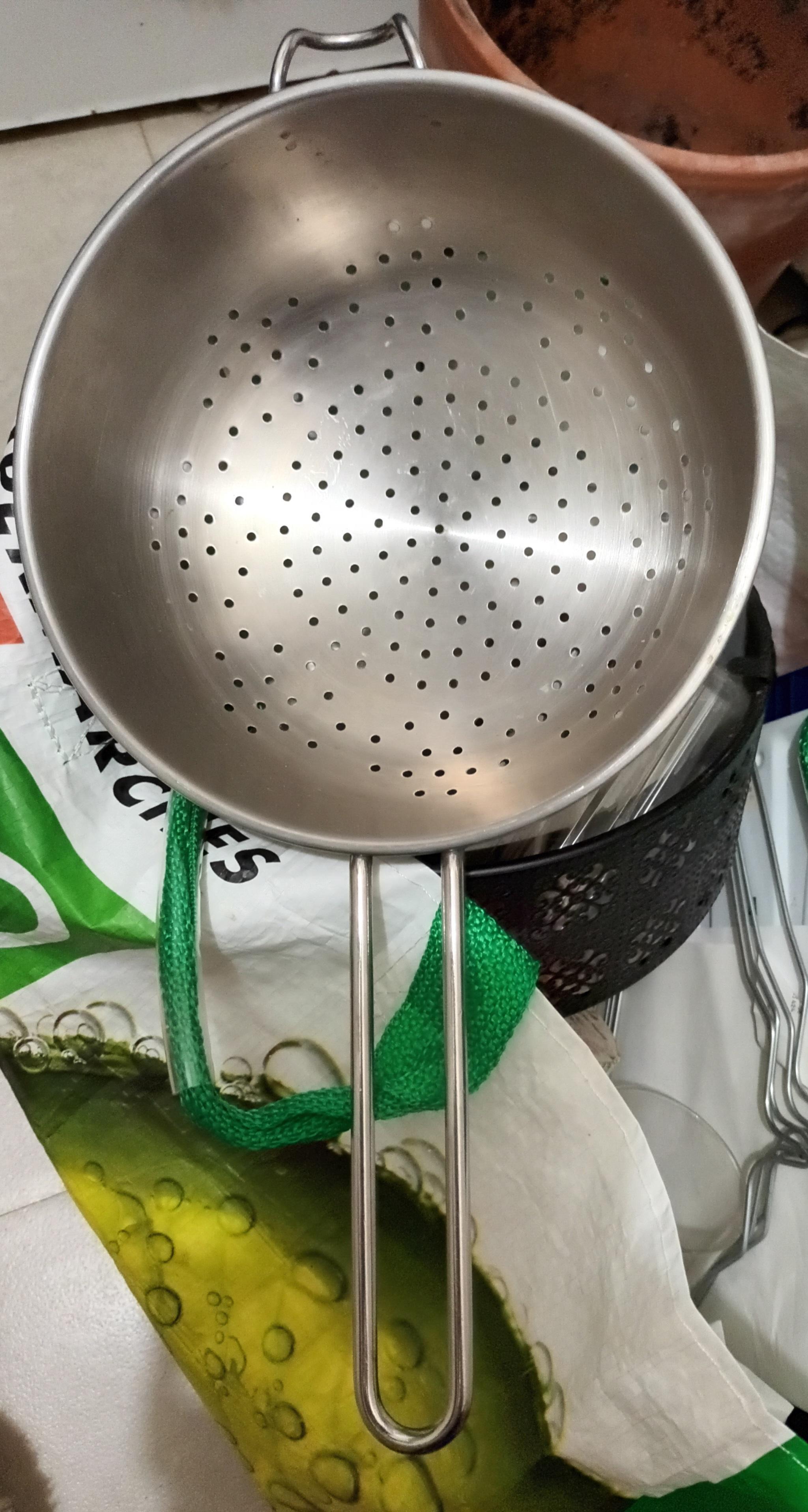 troc de troc passoire en métal image 0