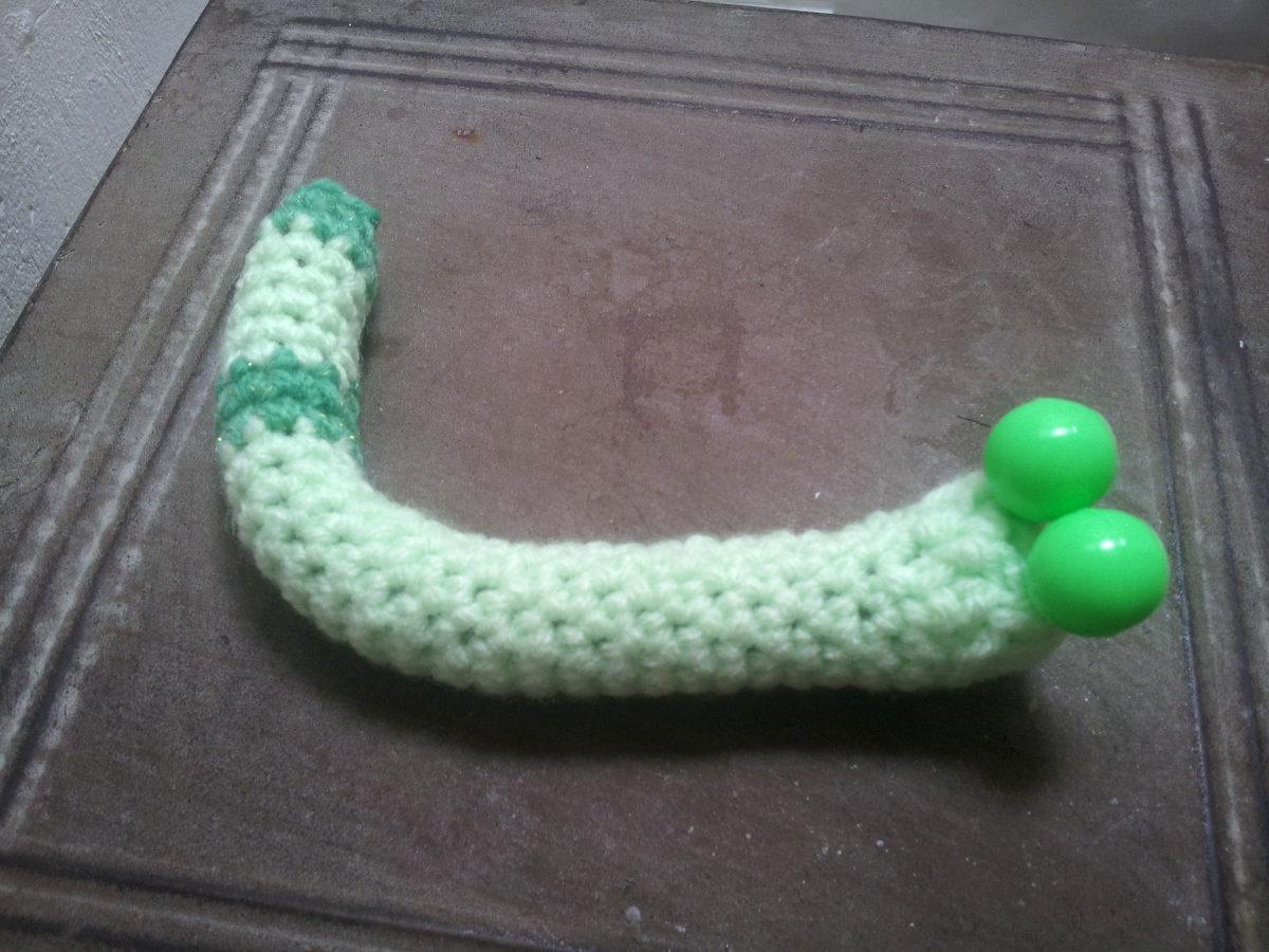 troc de troc petit ver au crochet fait main image 1