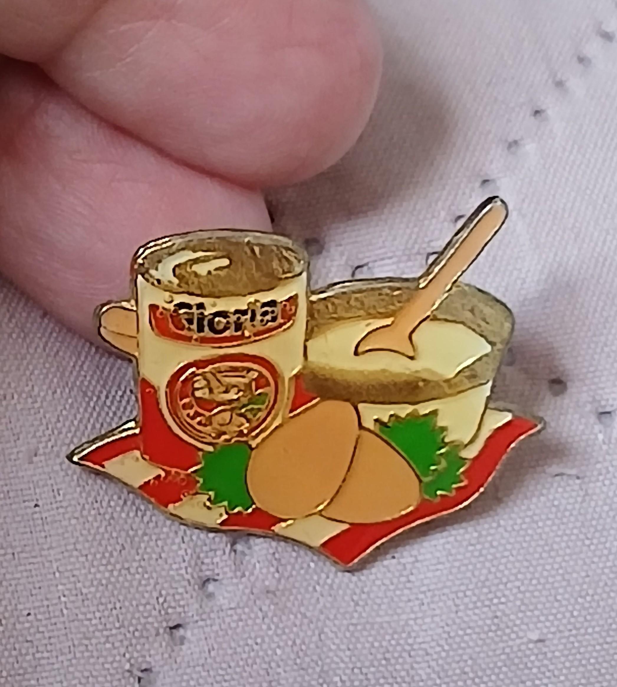 troc de troc reserver. pins  ' gloria ' image 1