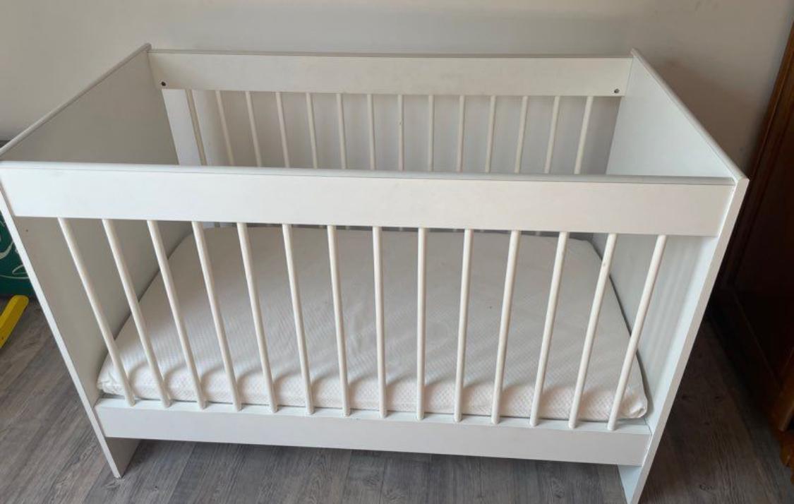 troc de troc lit à barreaux avec matelas image 0