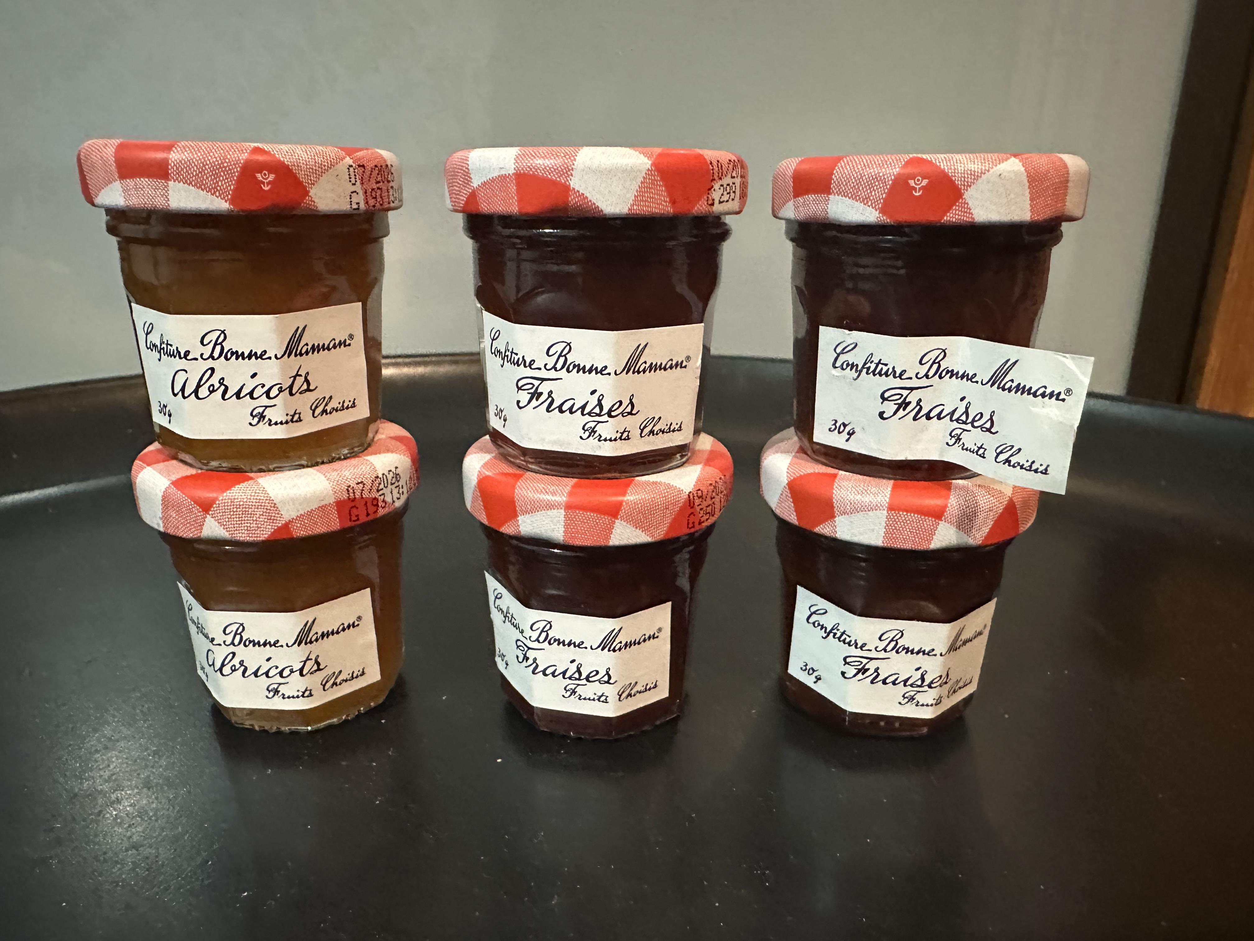 troc de troc 6 petits pots de confiture bonne maman abricot et fraise image 0