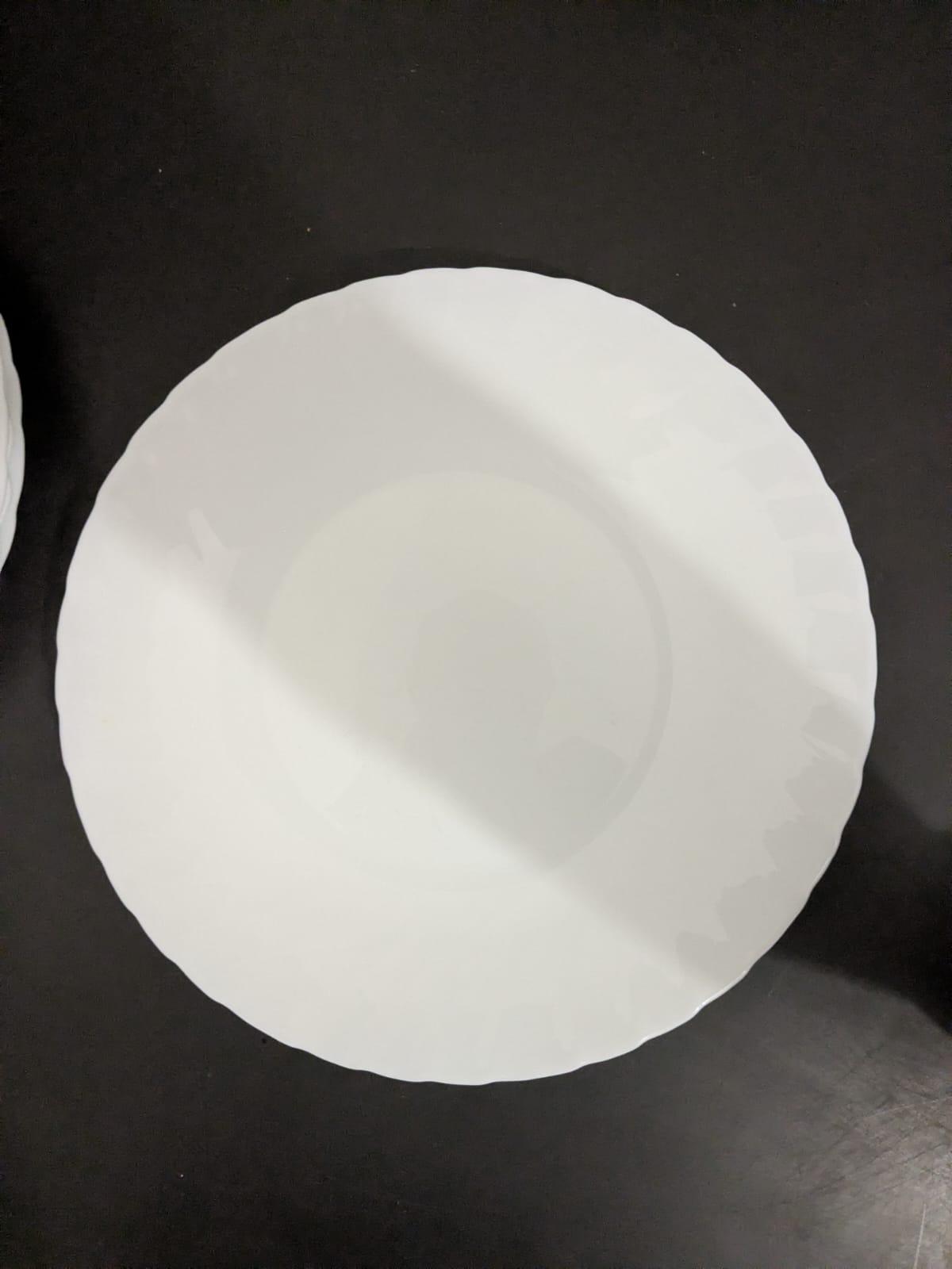 troc de troc 10 assiettes cassables + couverts à donner image 0