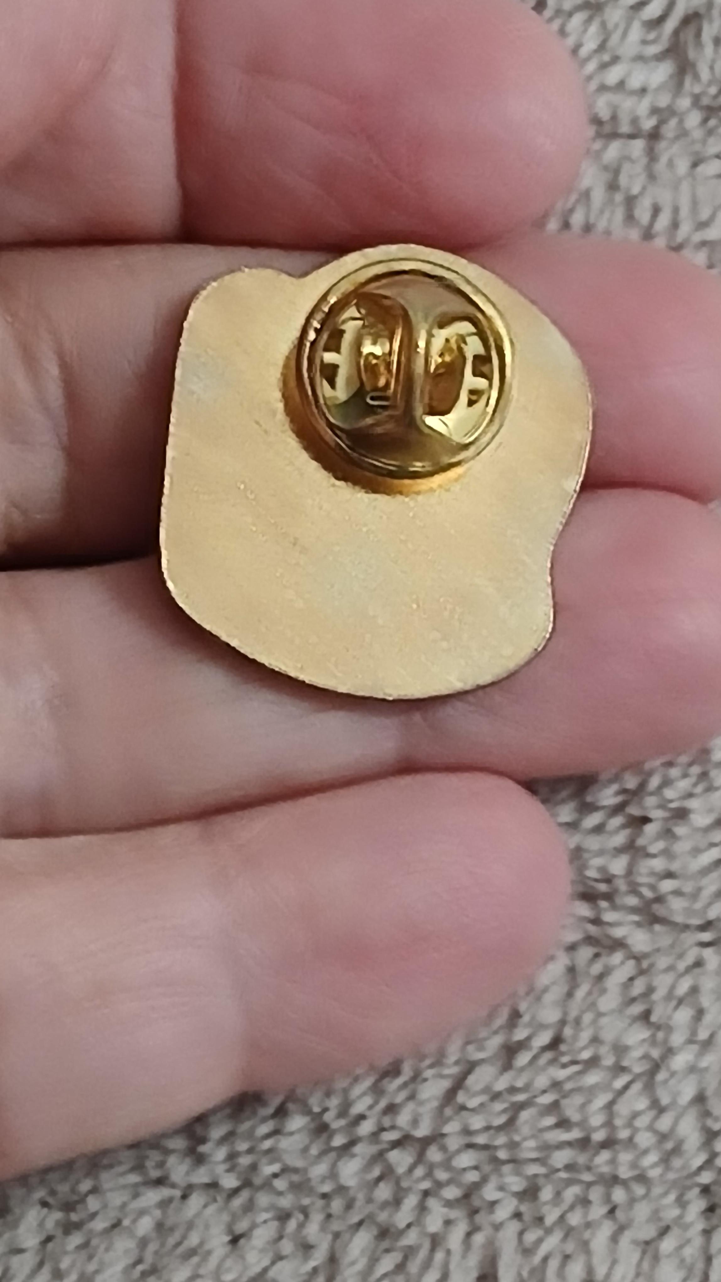 troc de troc reserver troqueuse un pins image 1