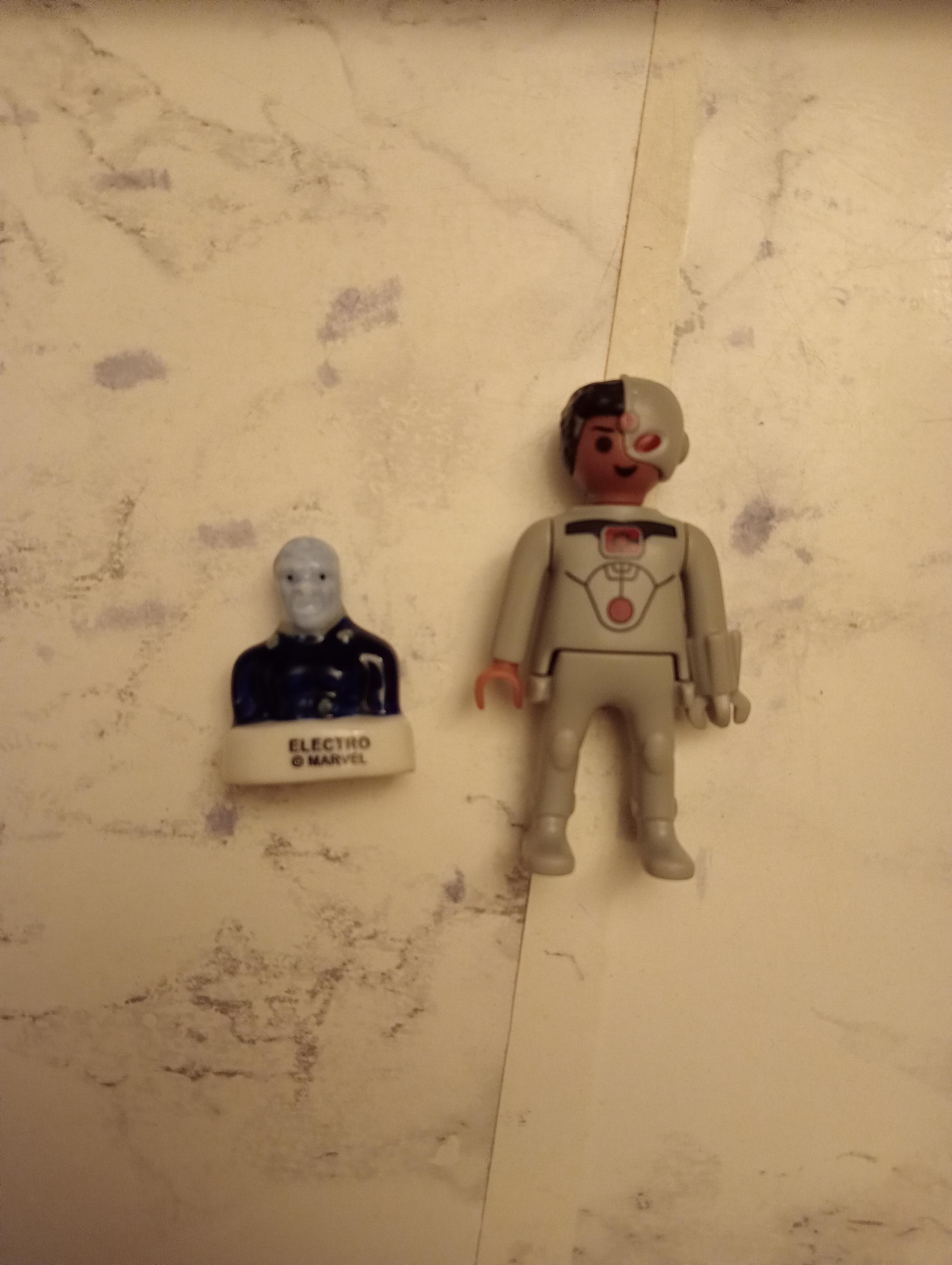 troc de troc fève et figurine image 0