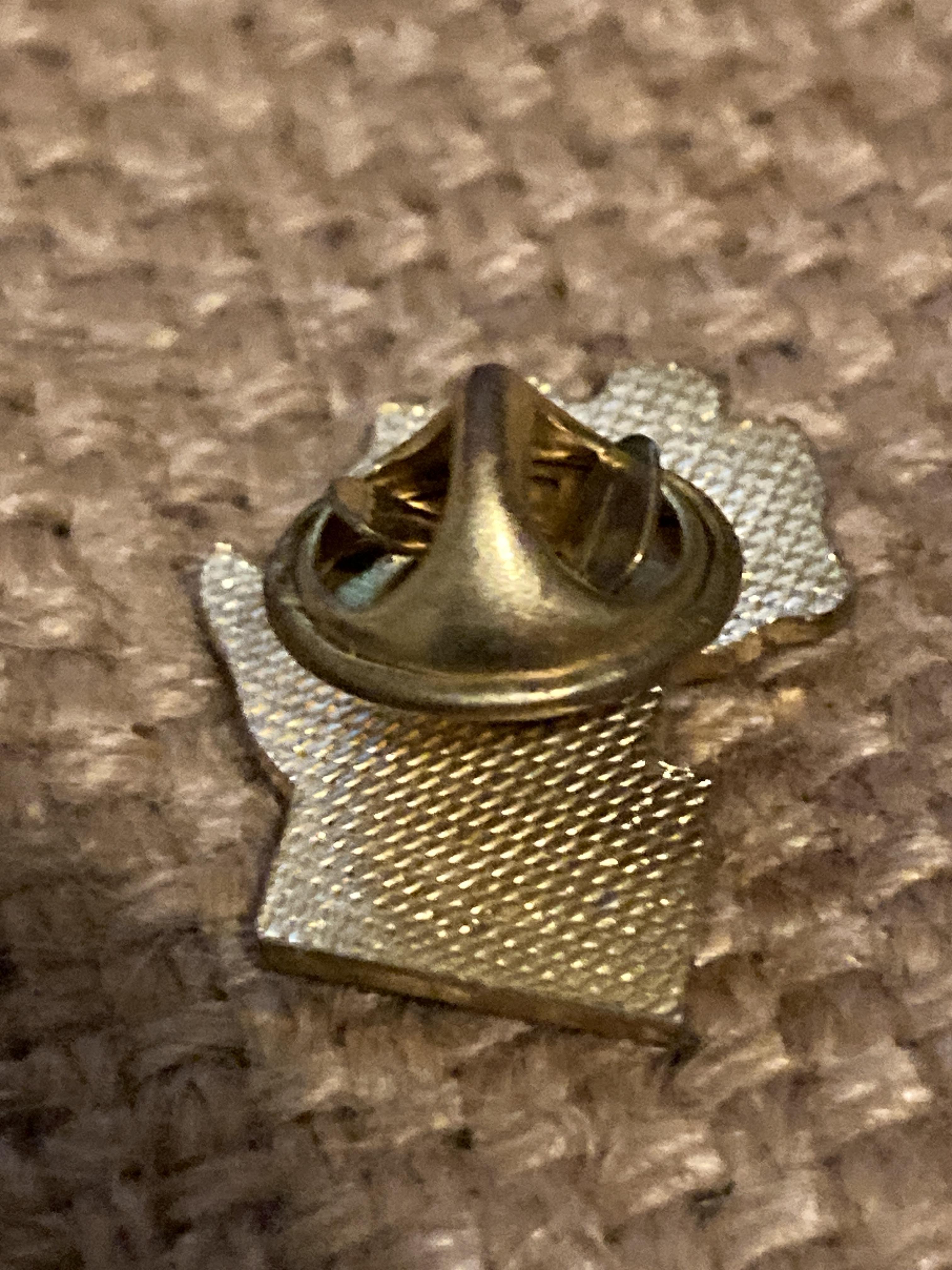 troc de troc pin’s neuf knauf image 1