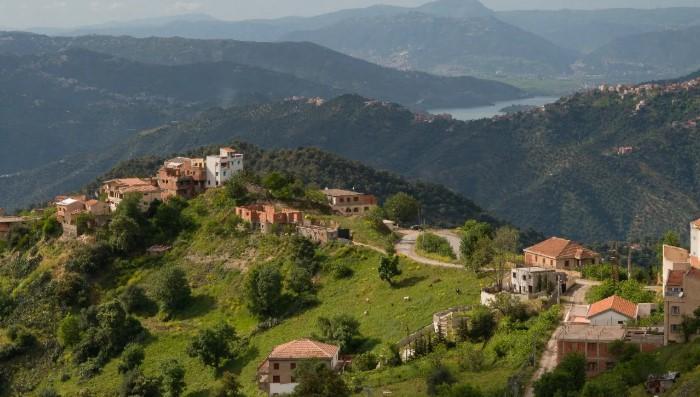 troc de troc cherche tout type d'objet pour donner dans un village en kabylie image 0