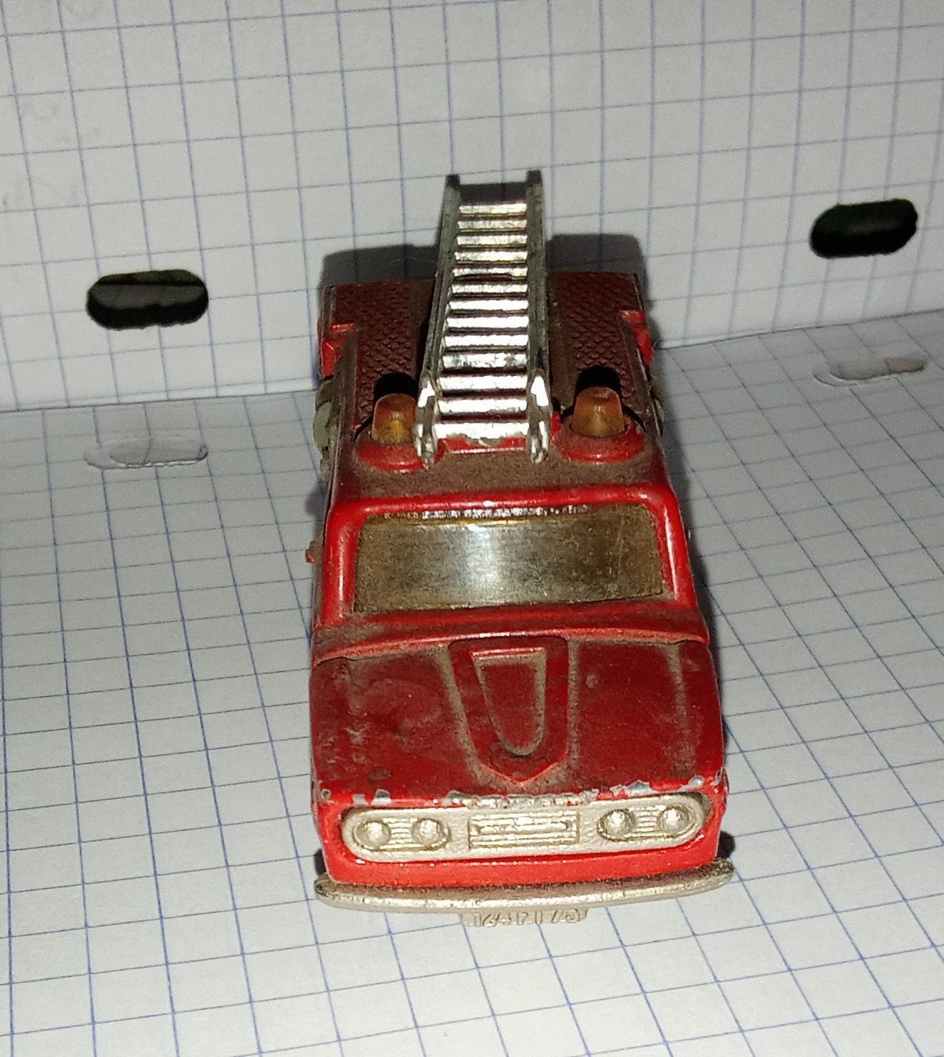 troc de troc camion pompier majorette image 0