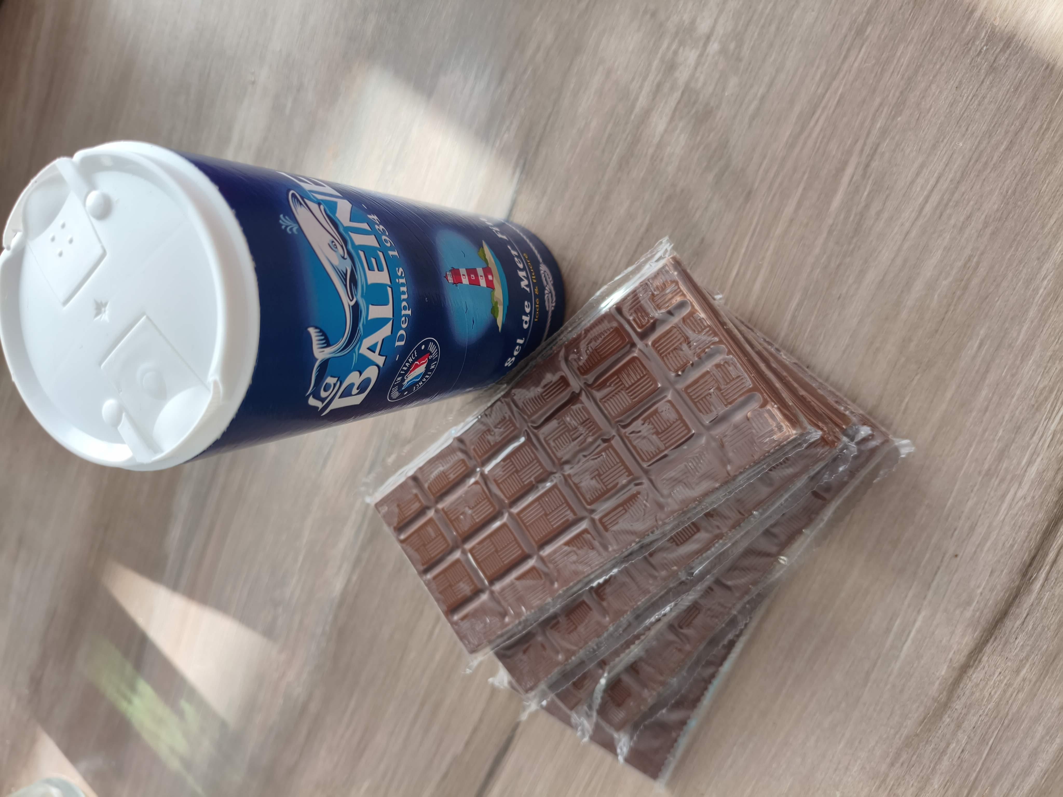 troc de troc lot chocolat au lait + sel + boîte à gouter image 0