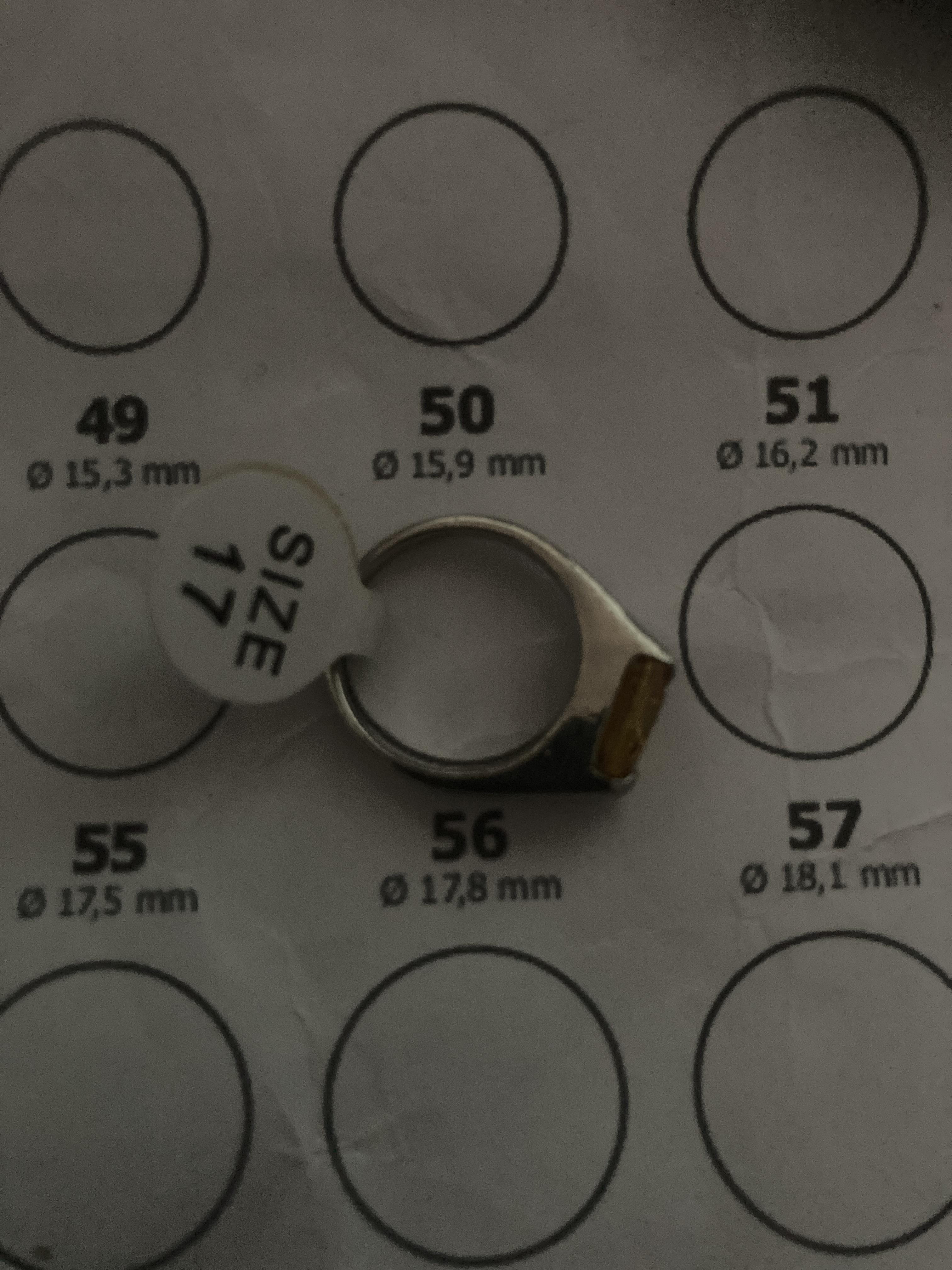 troc de troc bague argentée avec brillant jaune image 1
