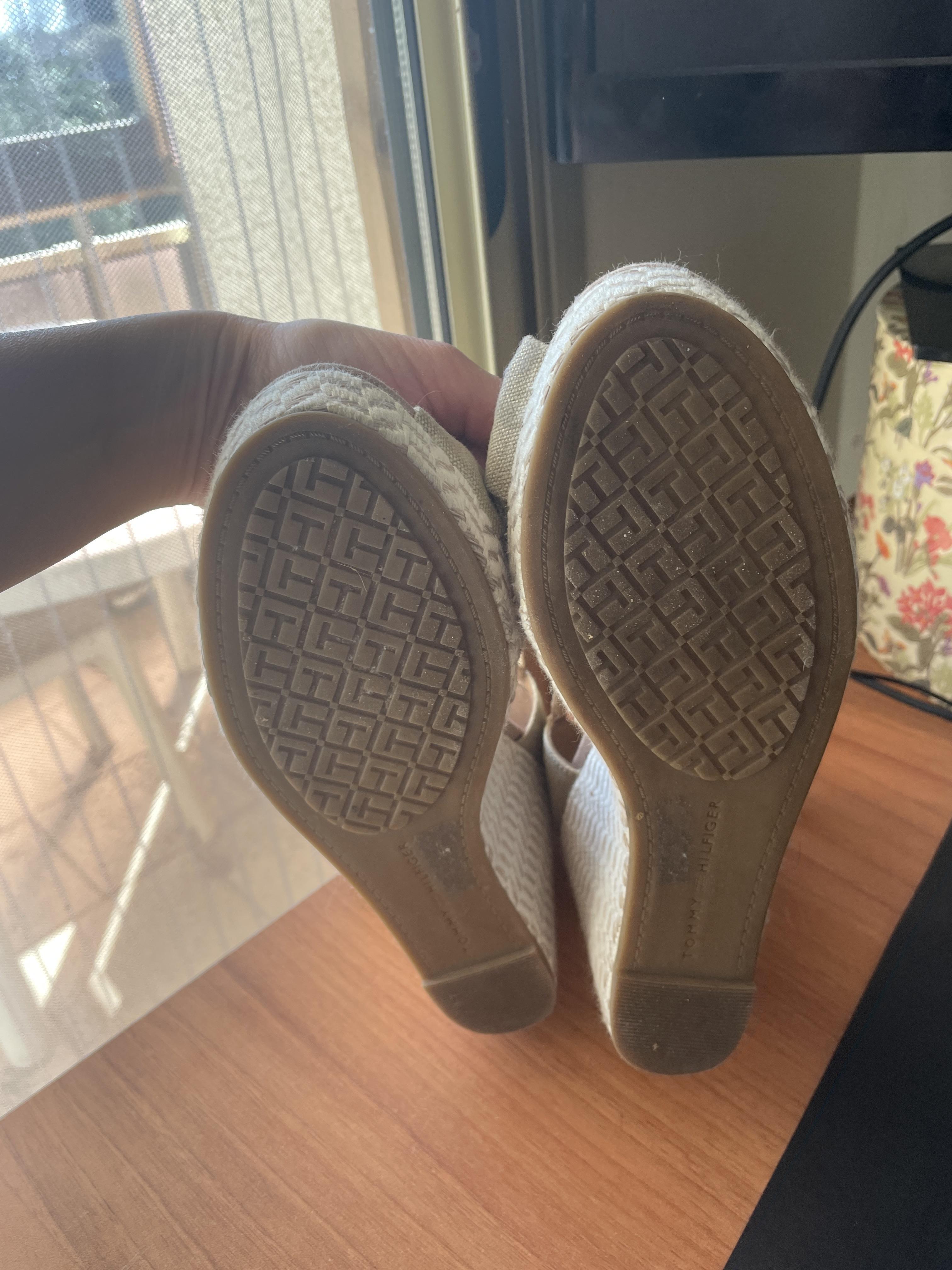 troc de troc magnifique paire de compensés tommy hilfiger image 2