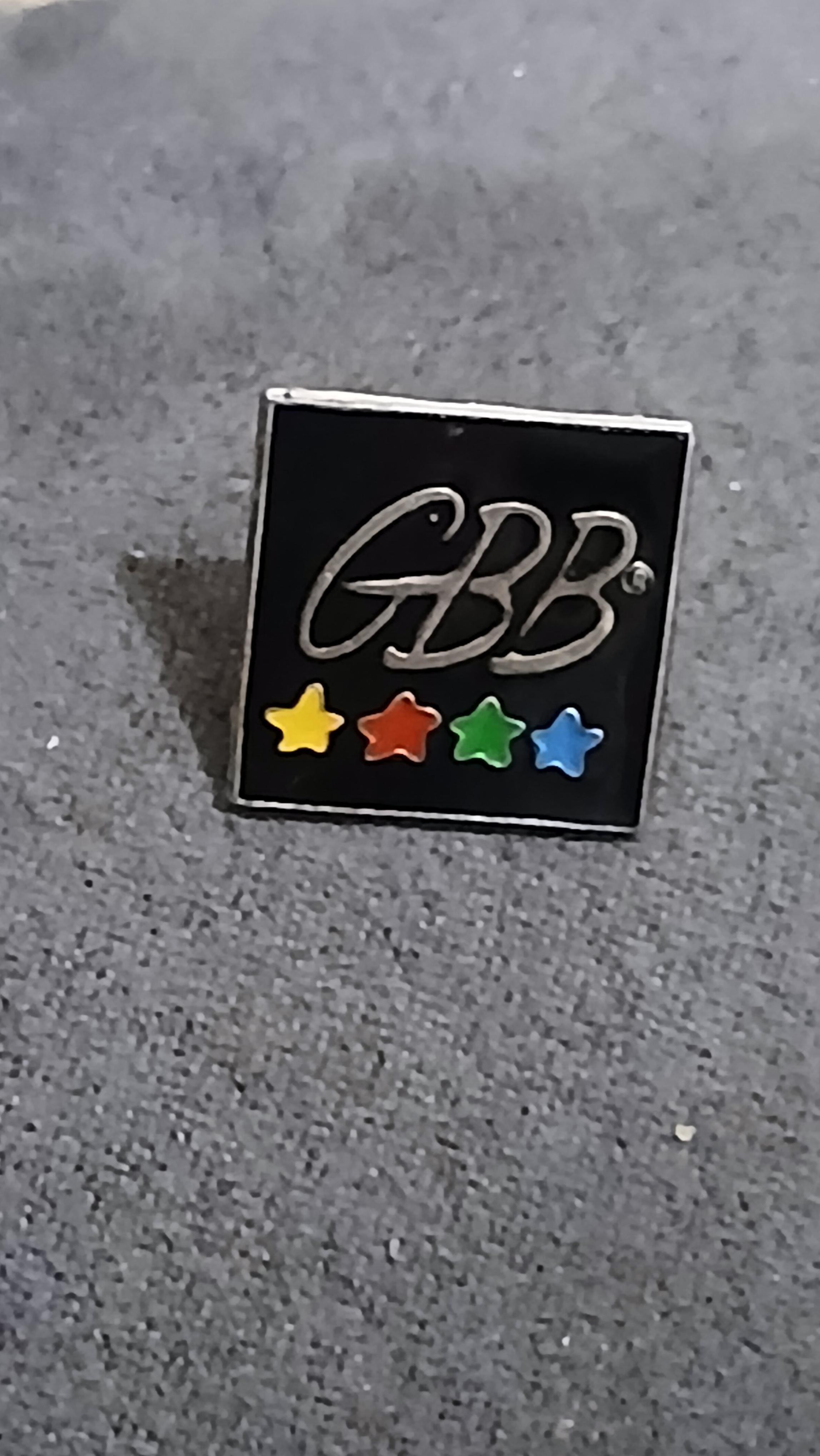 troc de troc un pins image 0