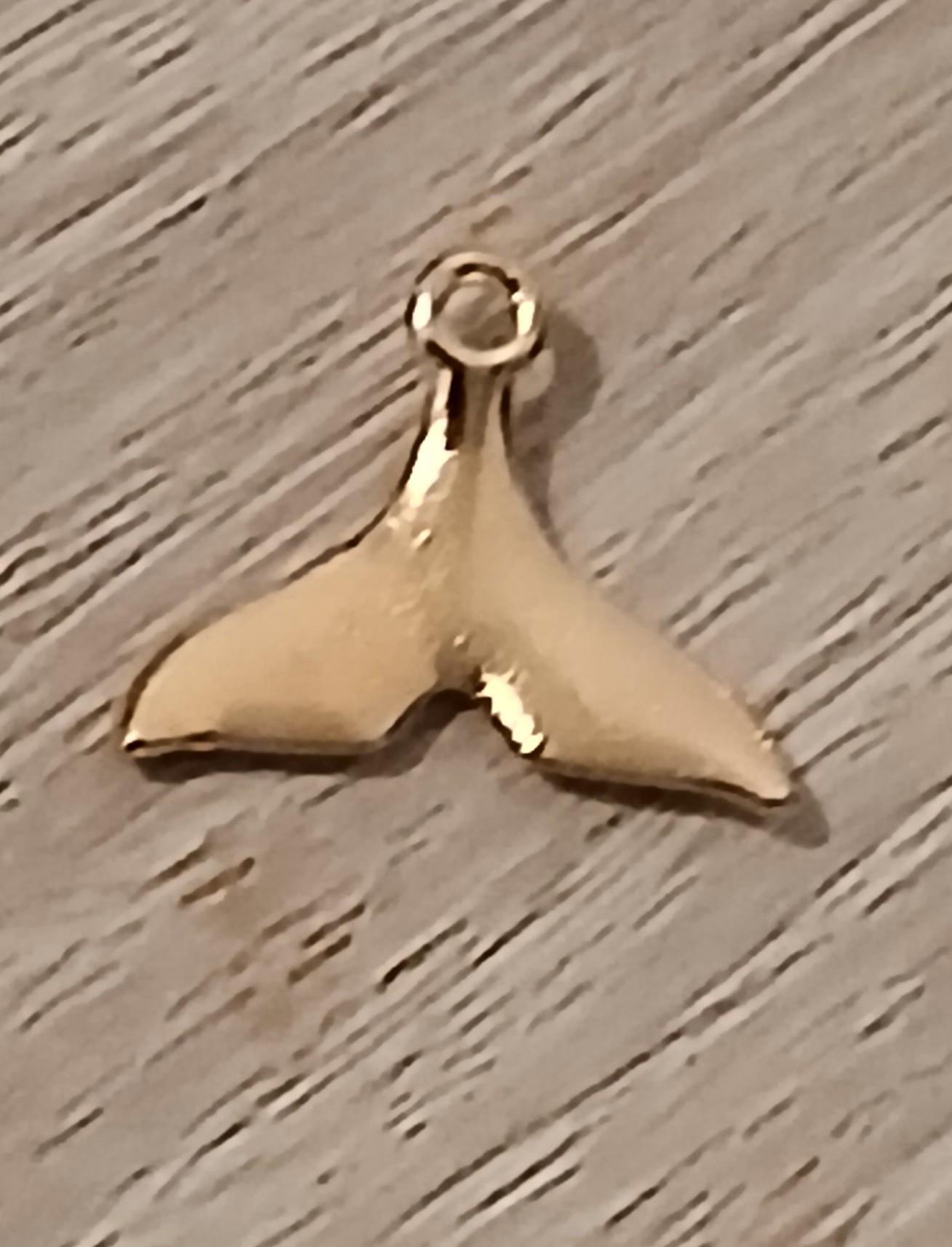 troc de troc reserver valvi  un pendentif image 1