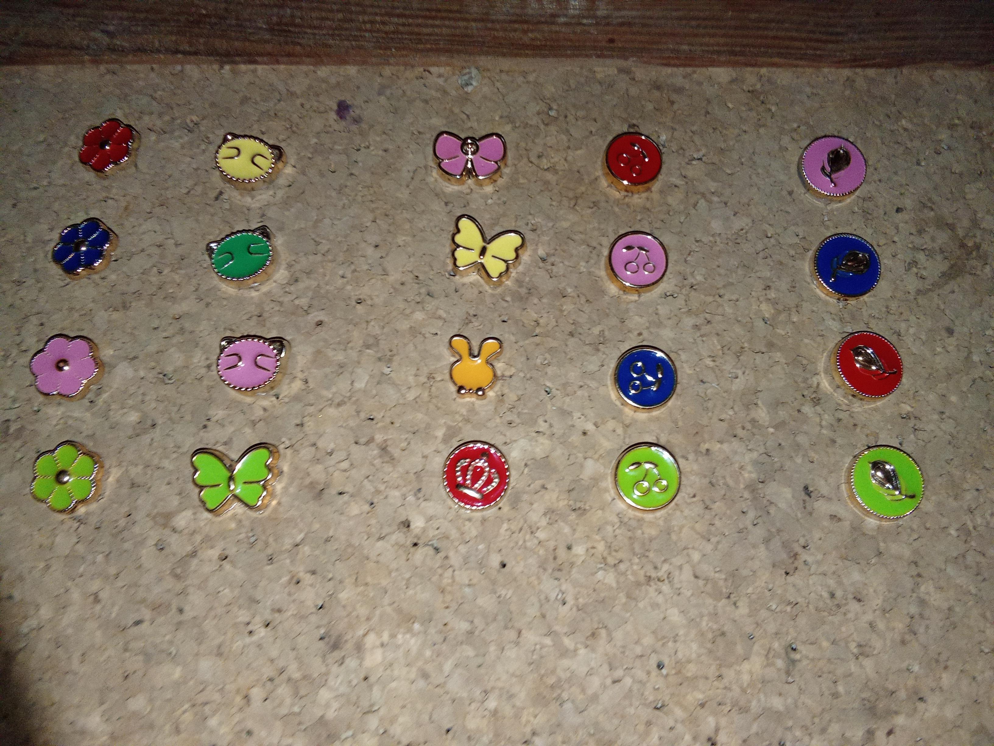 troc de troc lot de pin's avec attache image 0