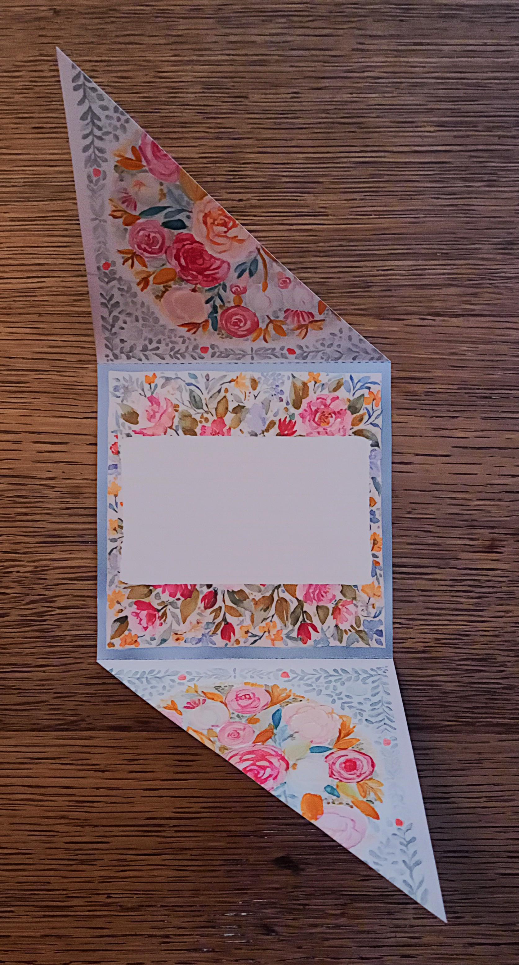 troc de troc carte florale qui s'ouvre. image 1