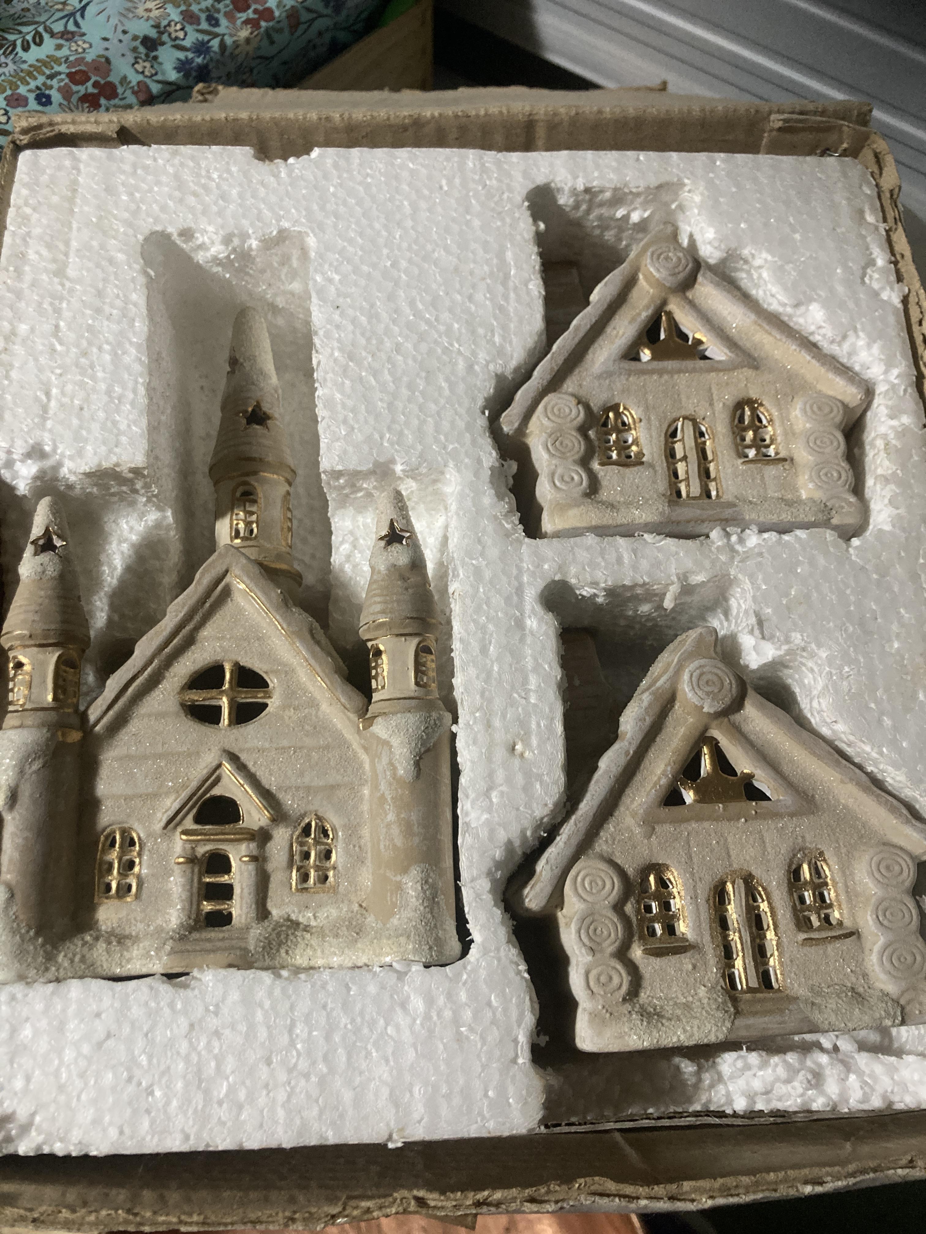 troc de troc village de noël 3 pièces image 0