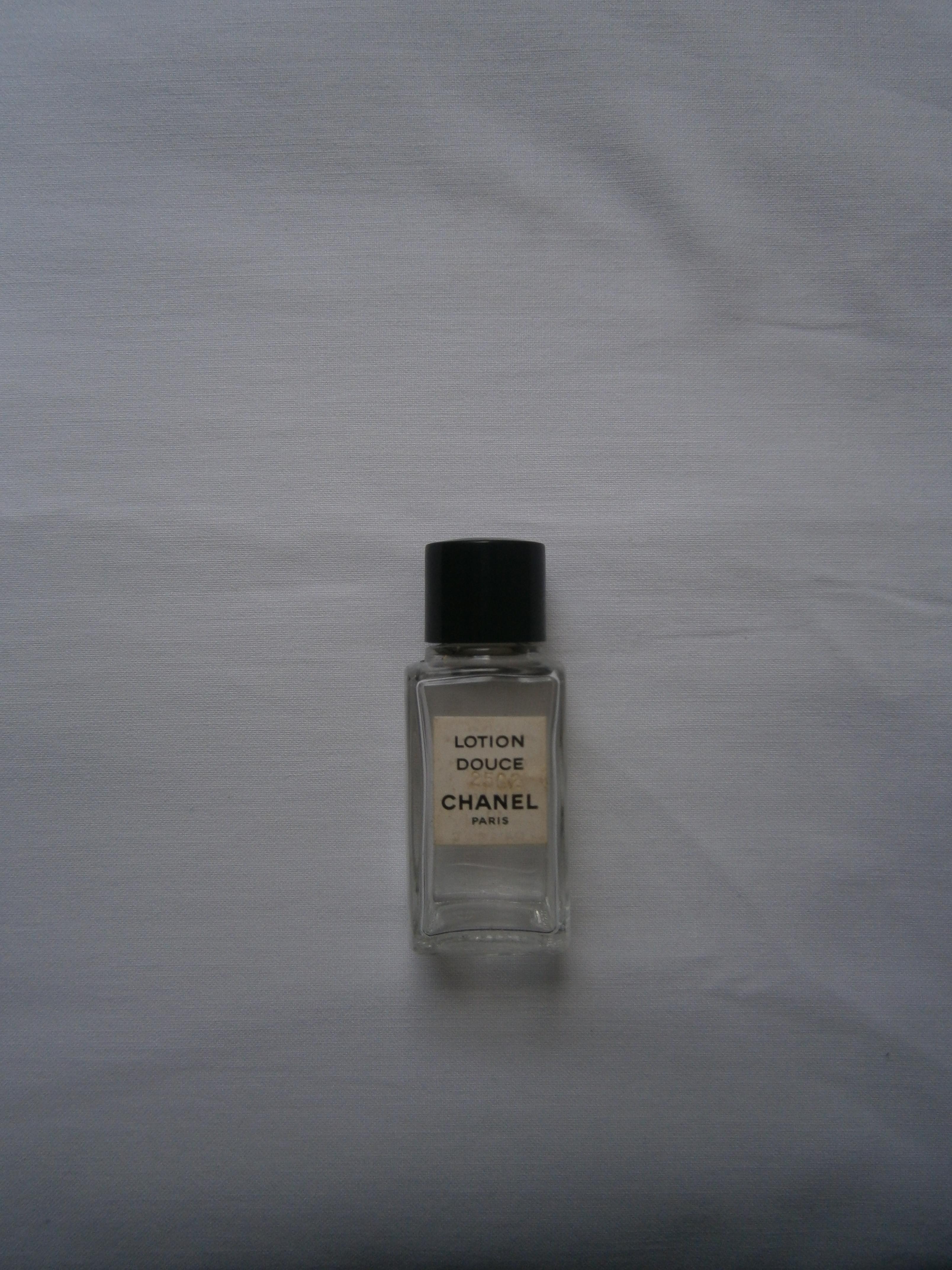 troc de troc miniature vide chanel "lotion douce" image 0
