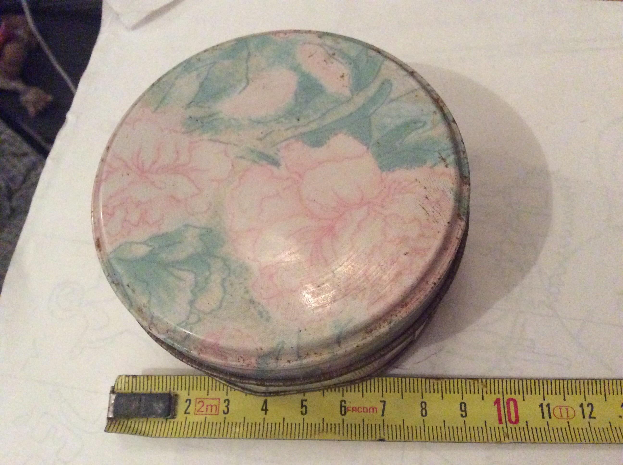 troc de troc boîte ronde en métal années 70 80 8,5 cm de diamètre image 0