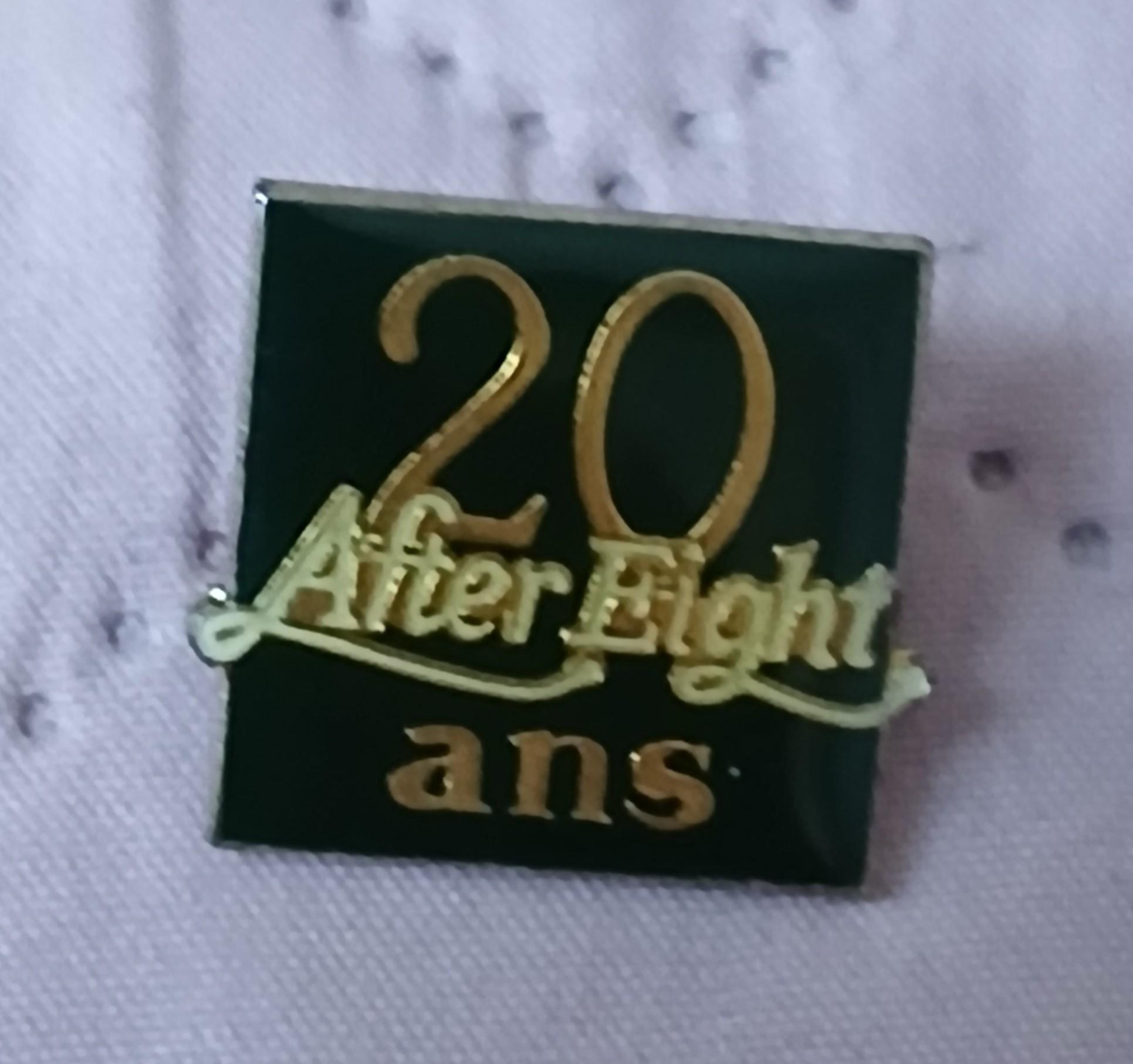 troc de troc reserver. pins '20 after eight ans image 0