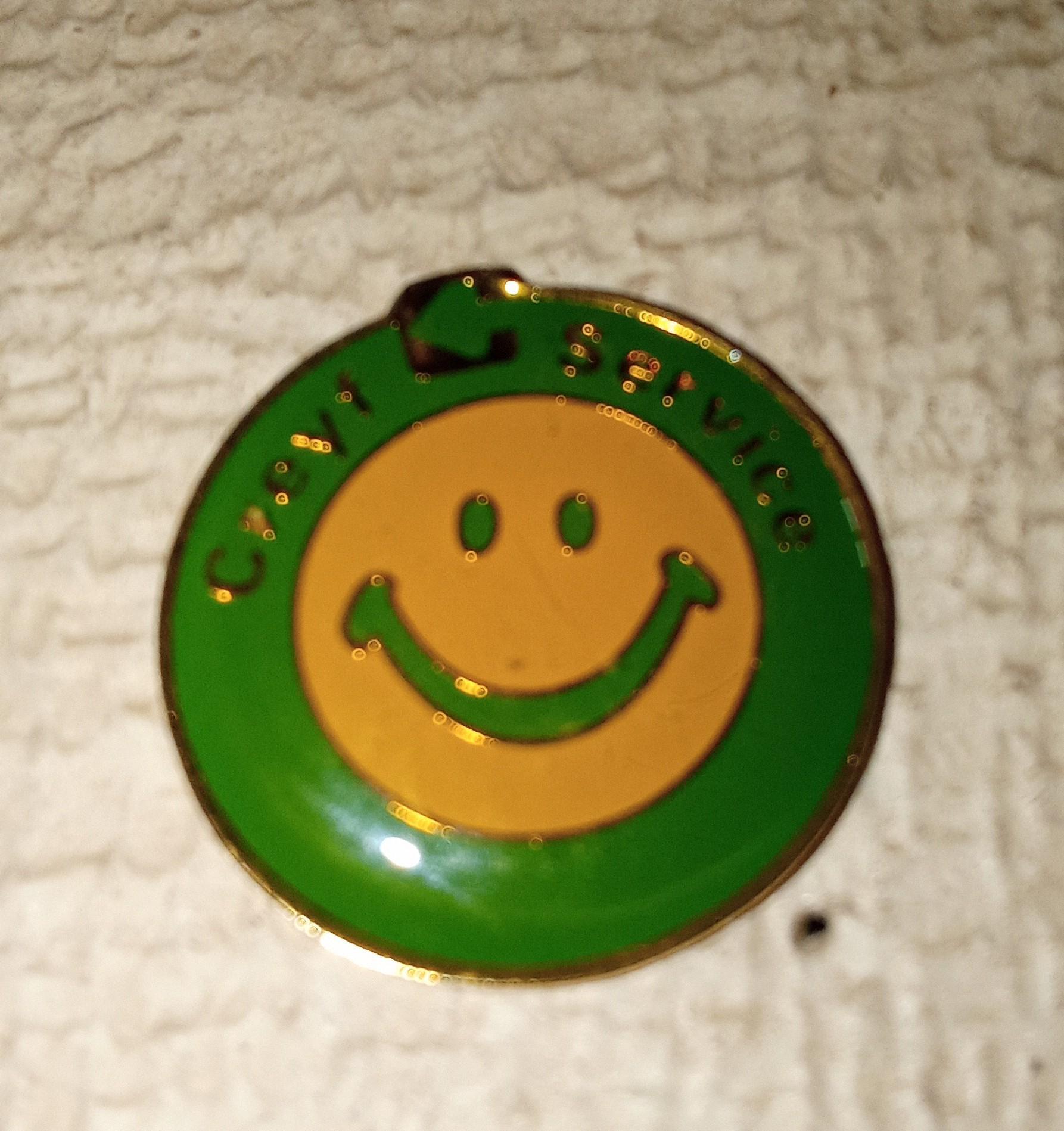 troc de troc pin's sans attache image 0