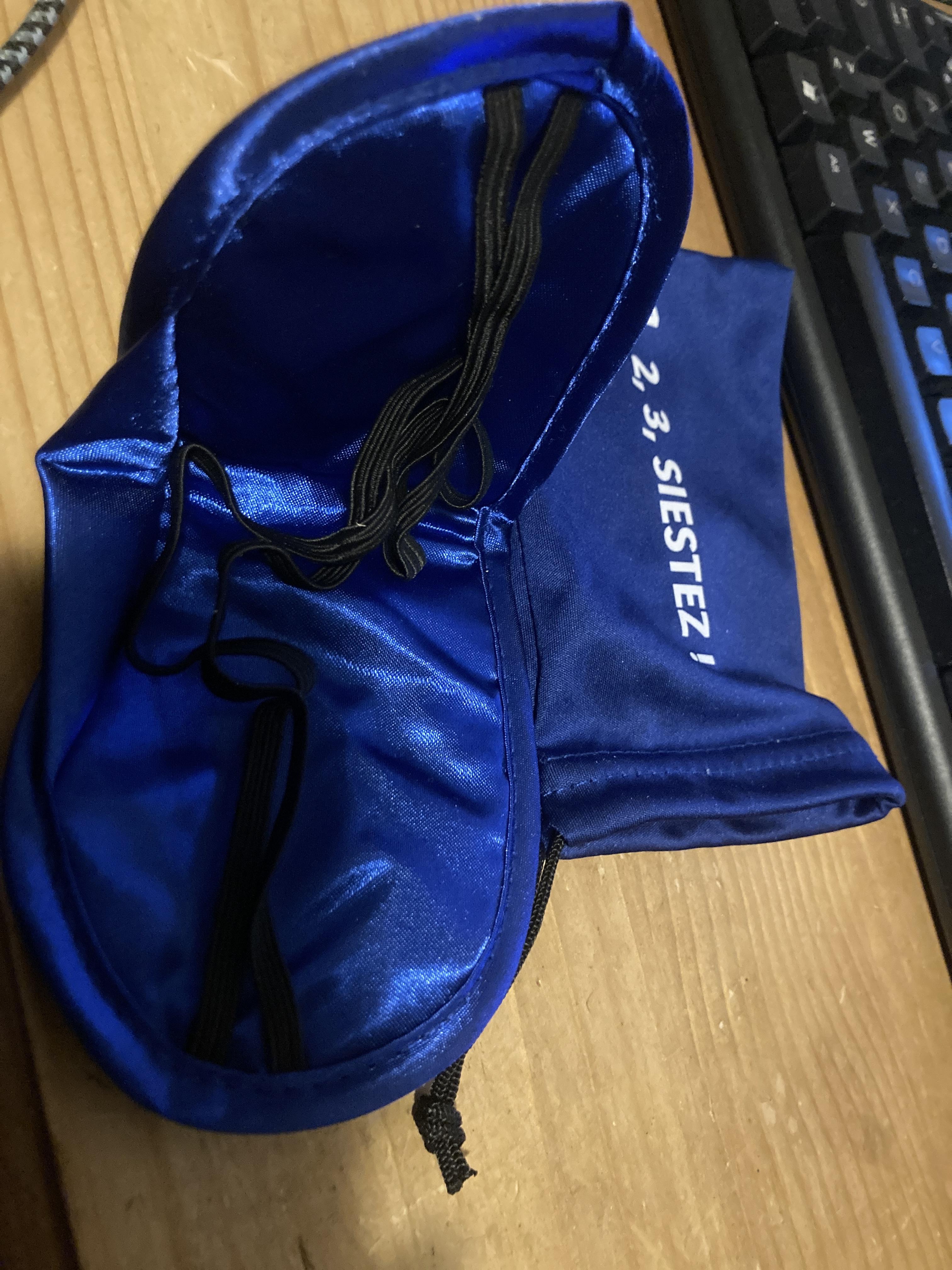 troc de troc masque de nuit et sa pochette image 1