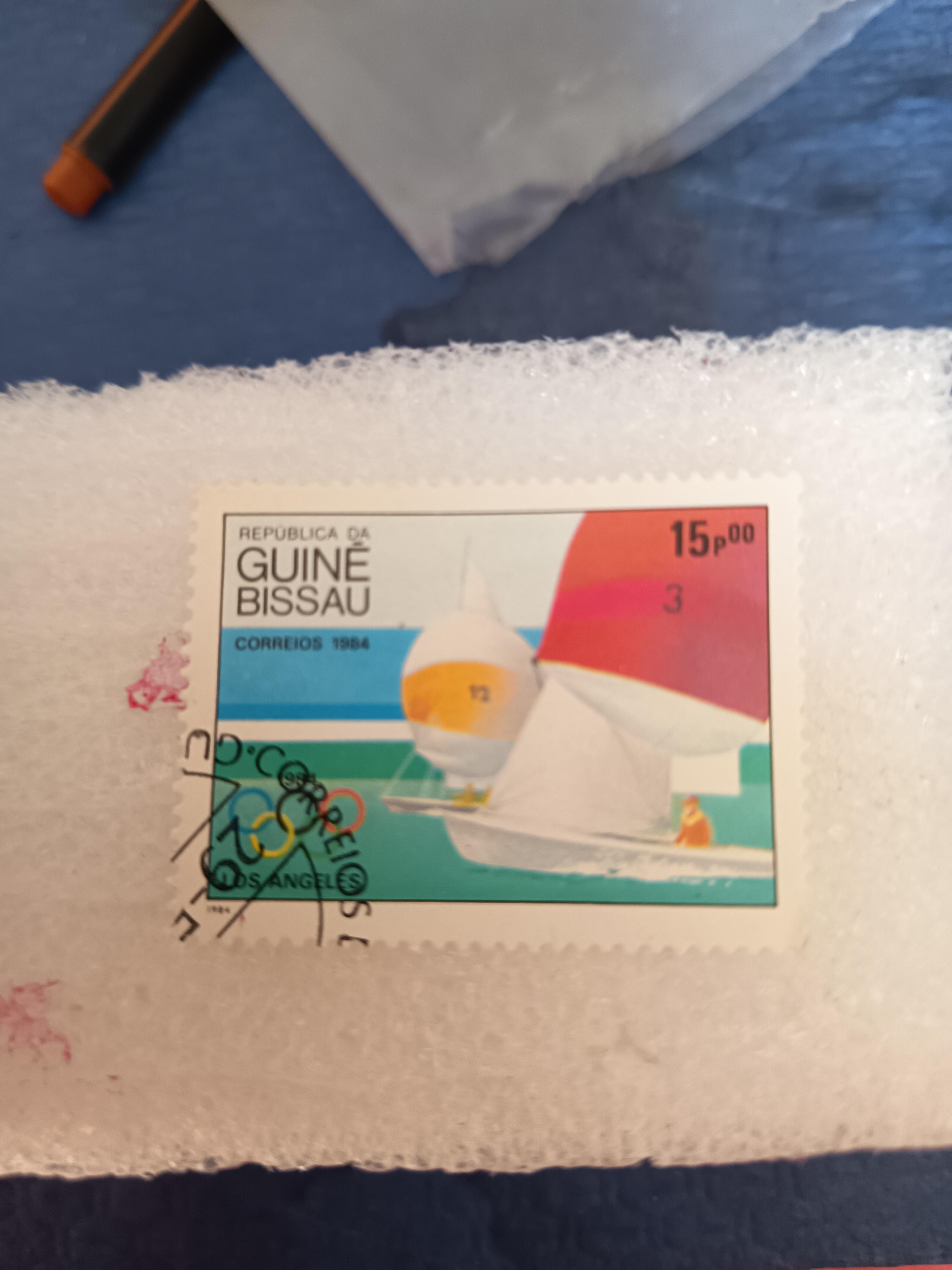 troc de troc lot de cinq timbres guiné bissau image 0