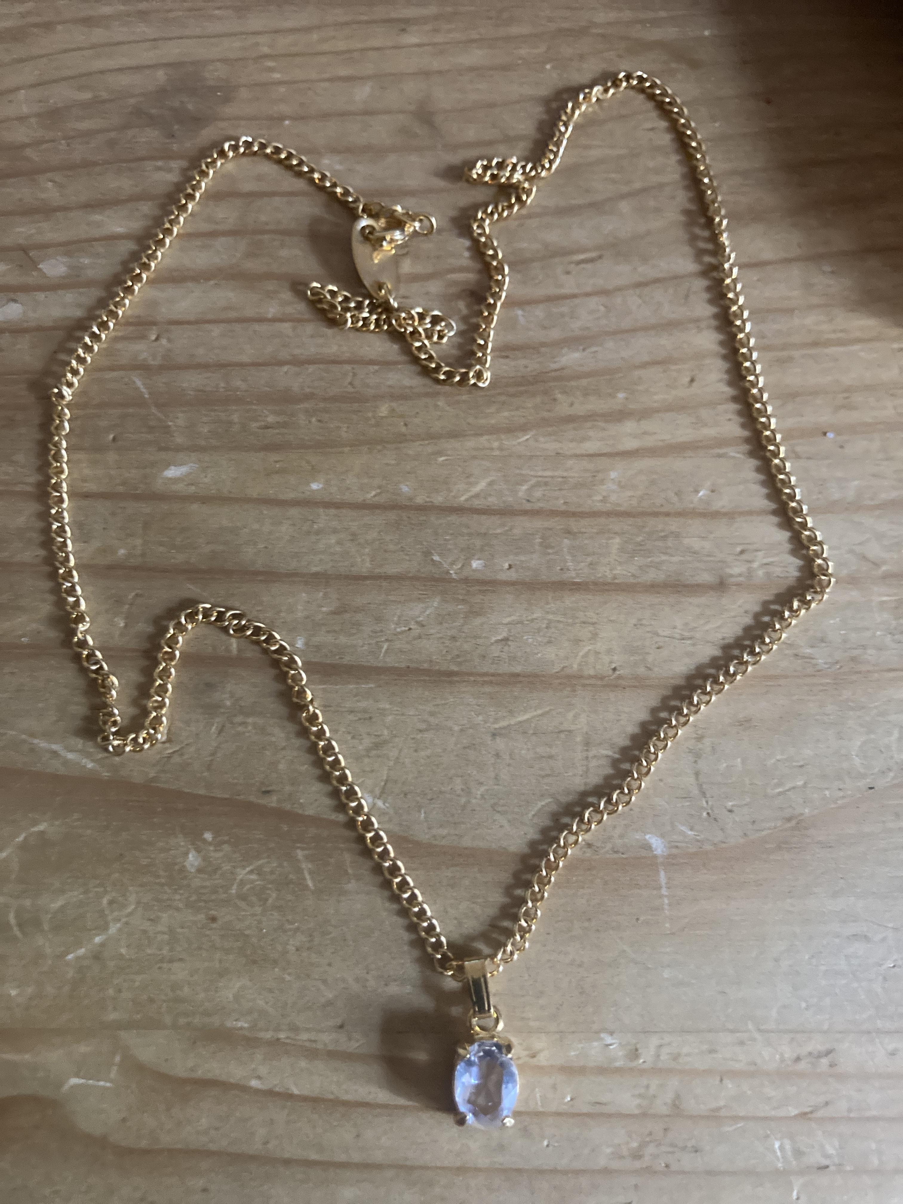 troc de troc chaîne dorée avec pendentif imitation diamant image 0