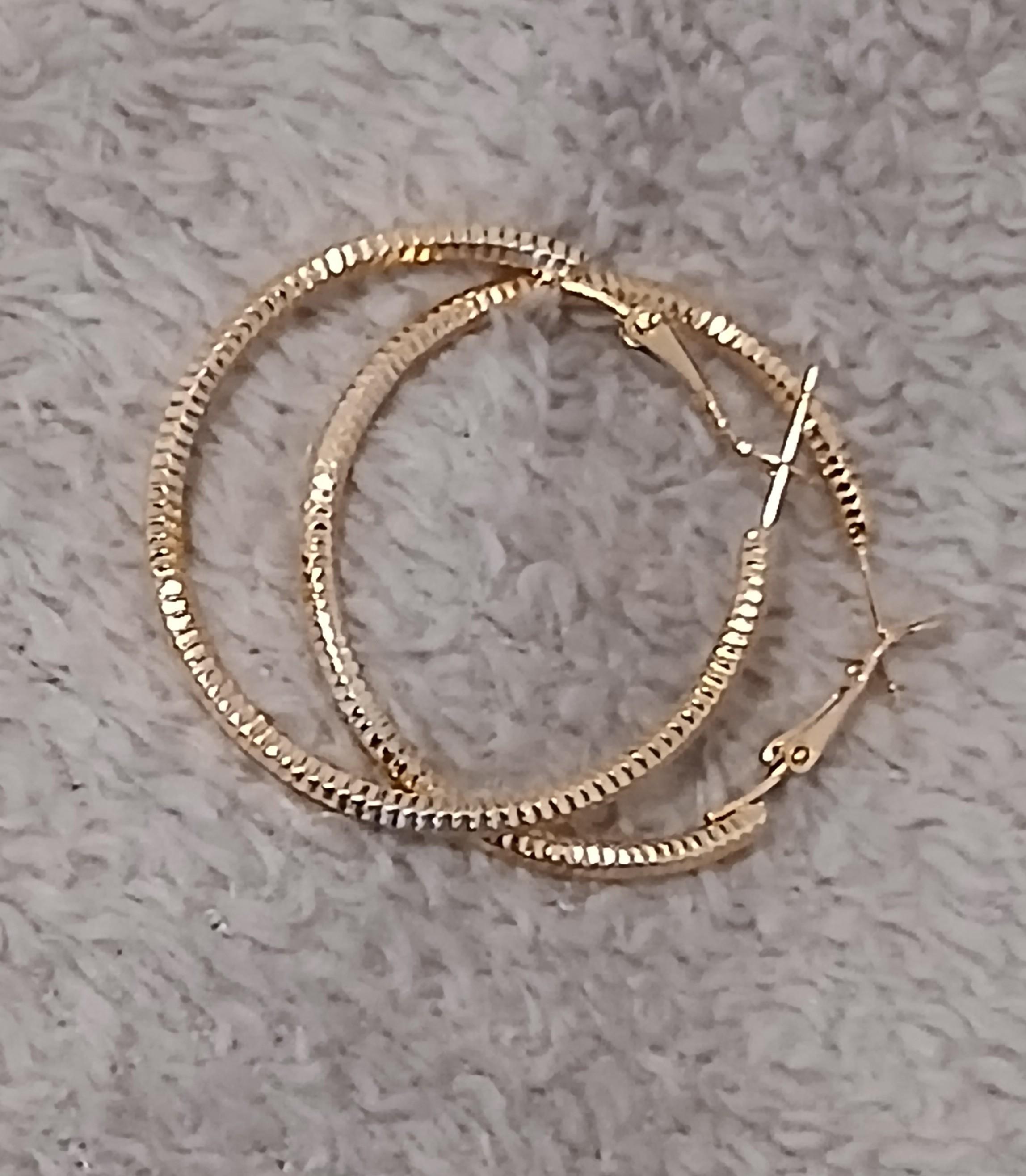 troc de troc une paire de boucle d oreille image 0