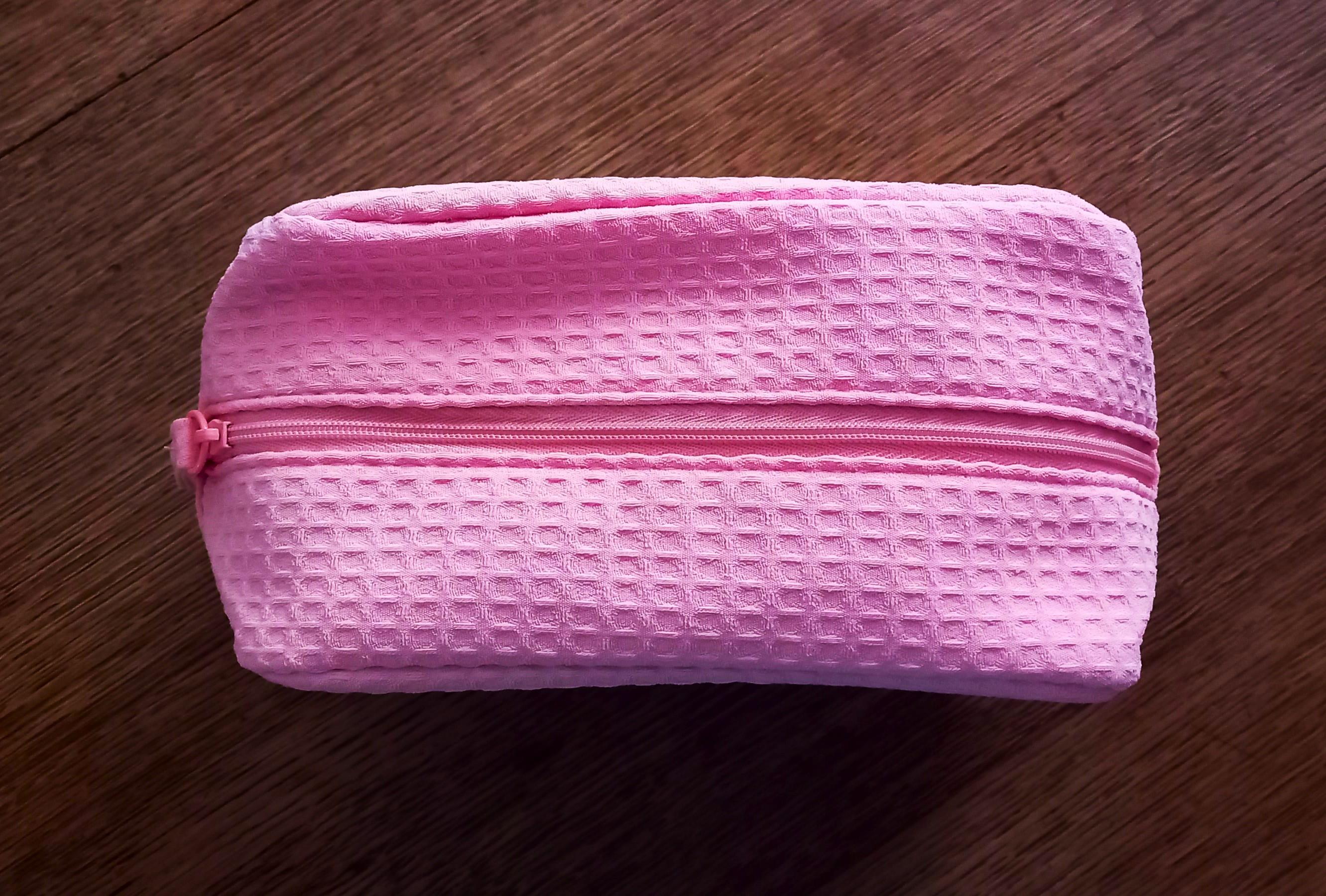 troc de troc trousse maquillage, cosmétiques ou d'école. reservee. image 2