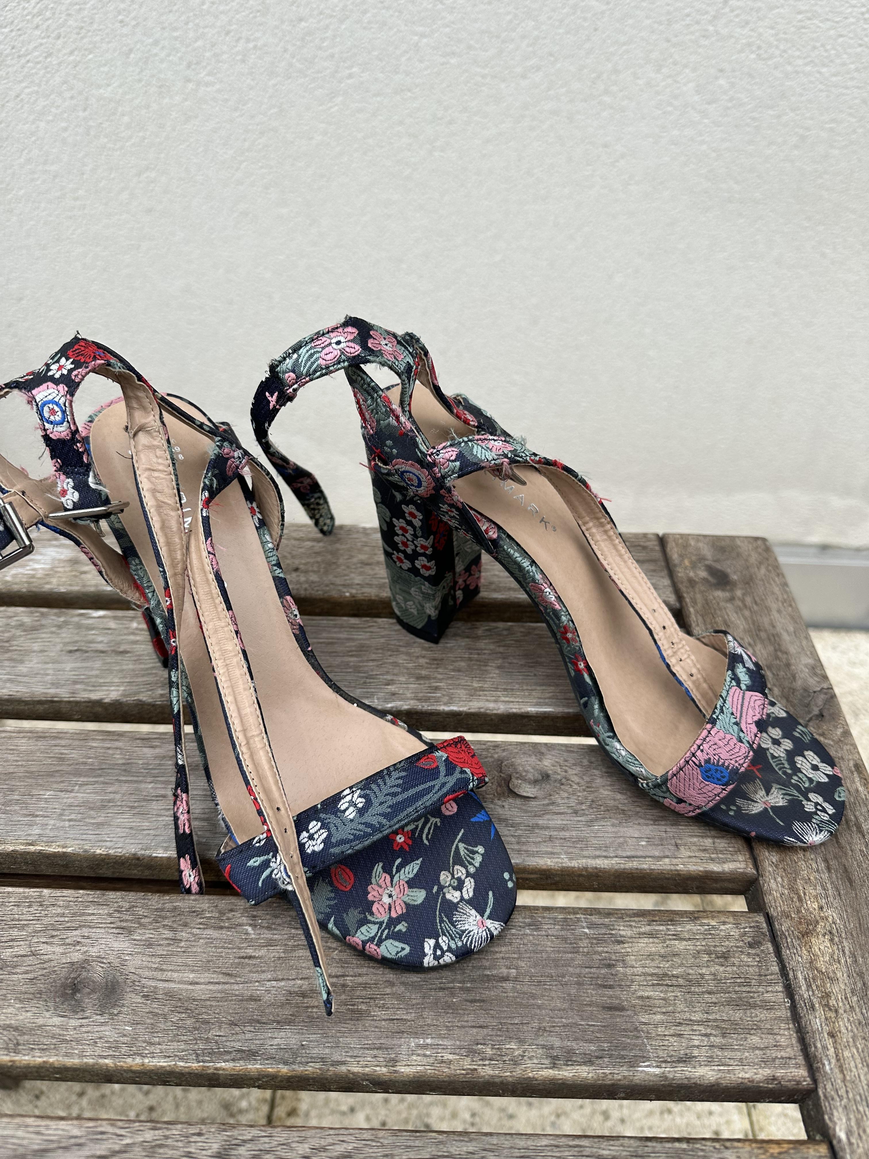 troc de troc Échange chaussures contre meuble image 2