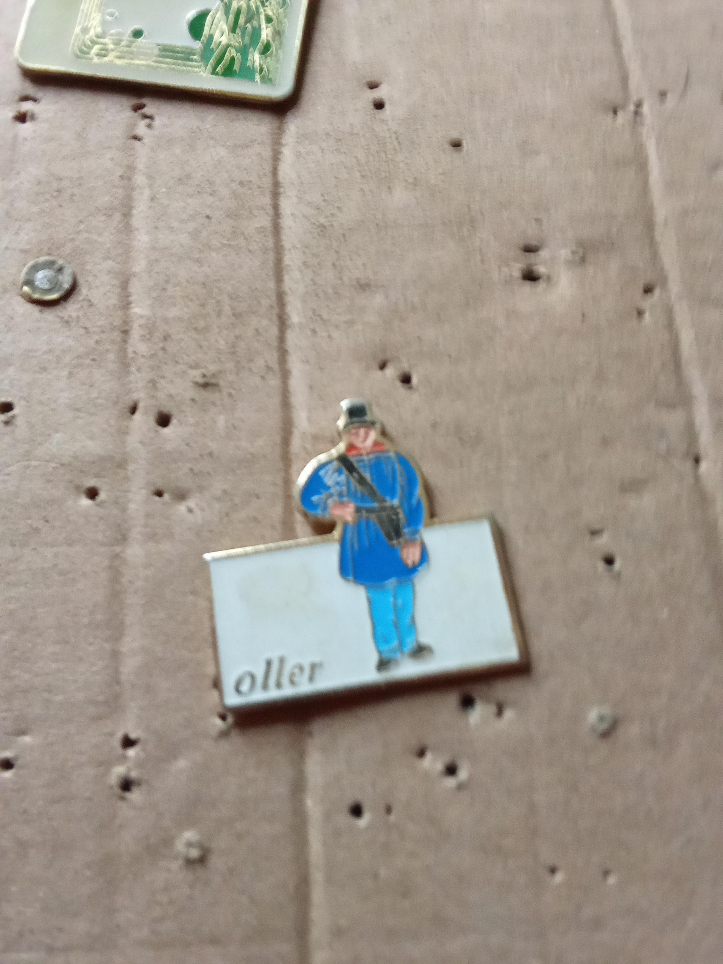 troc de troc pin's la poste lilas91 image 0